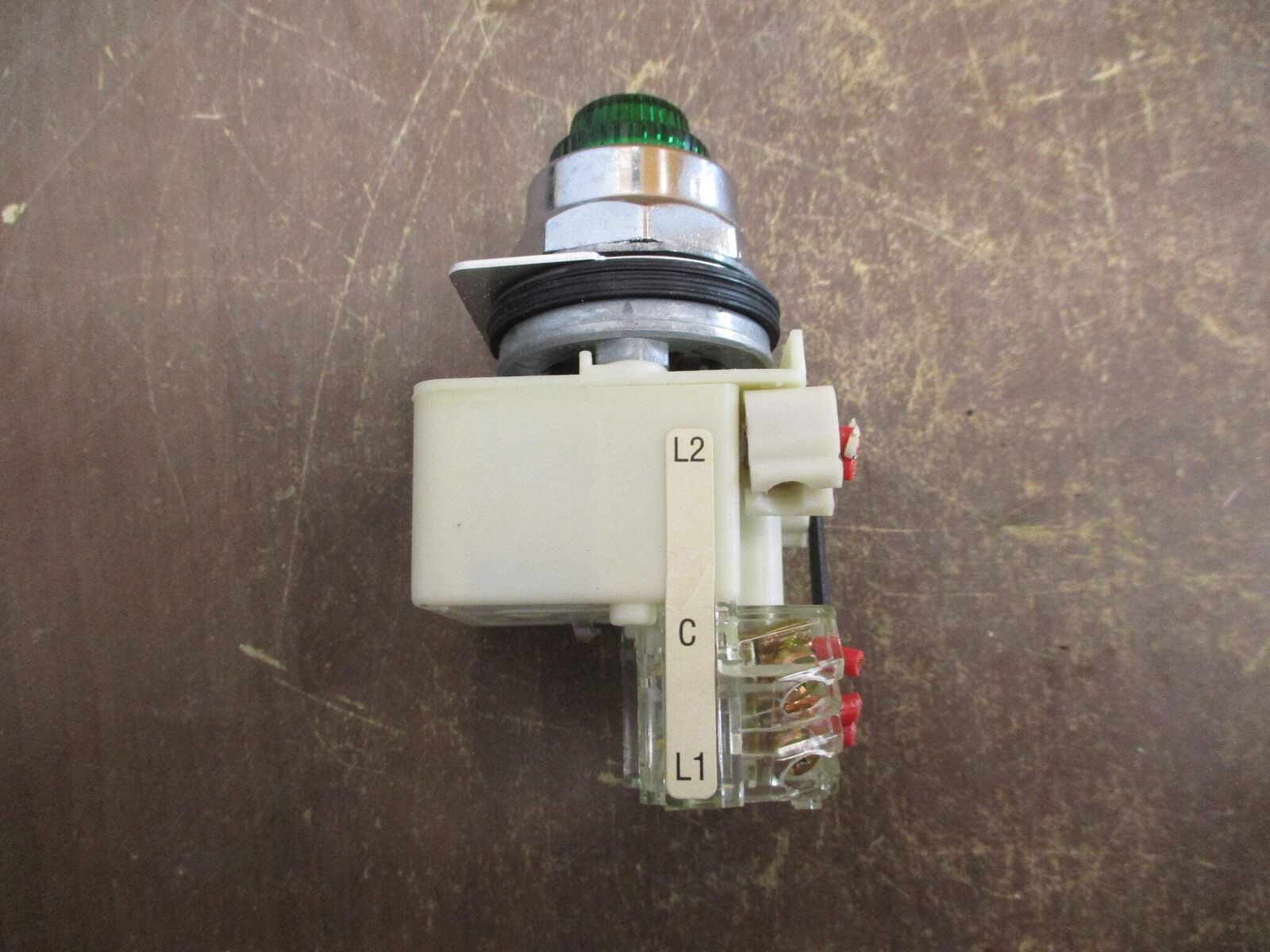 Square D Illuminated Push Button 9001 KM1 Ser. H 110-120V 50-60Hz Green Used.