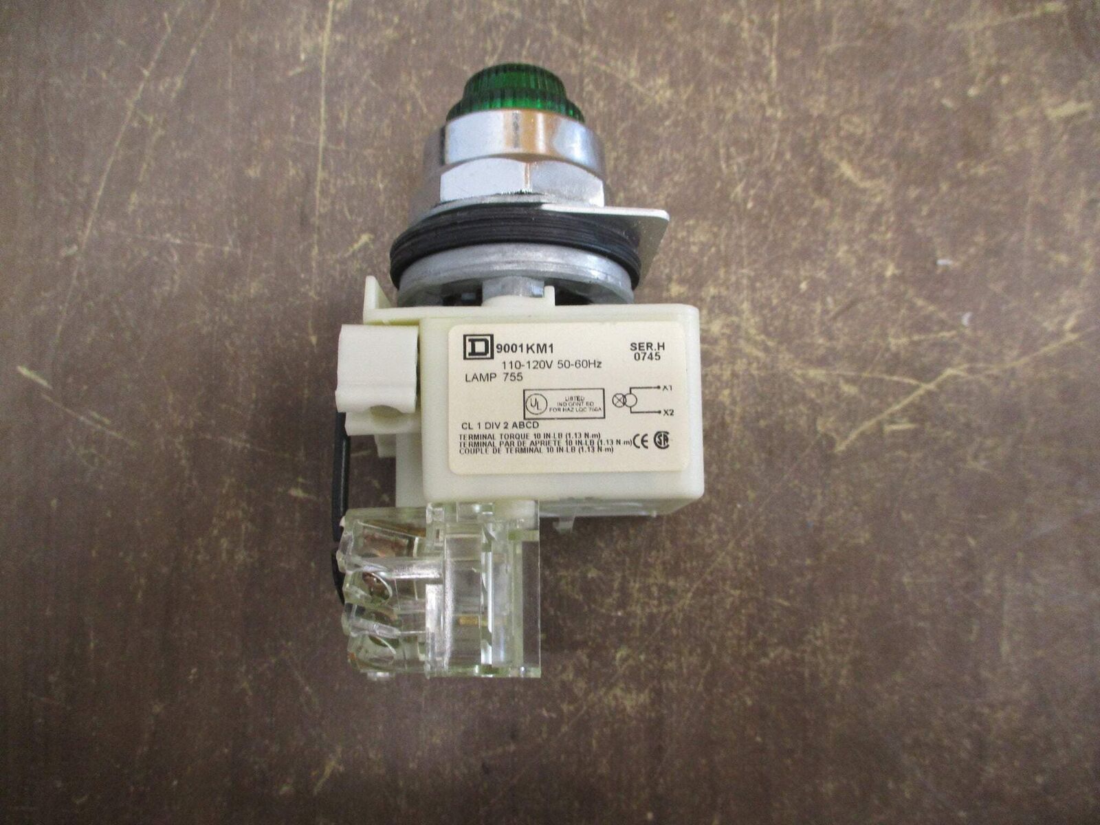 Square D Illuminated Push Button 9001 KM1 Ser. H 110-120V 50-60Hz Green Used.