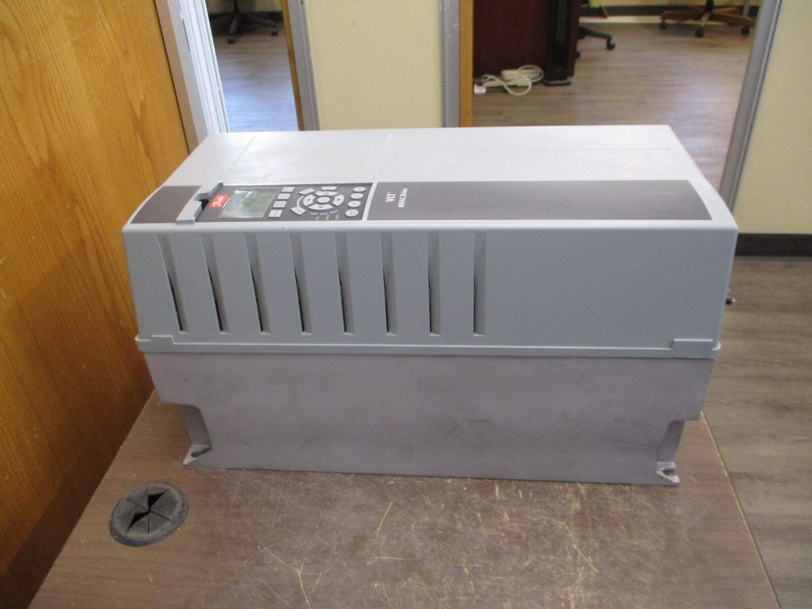 Danfoss VLT AC Drive 131B9365 15HP 3Ph w/ Keypad Used