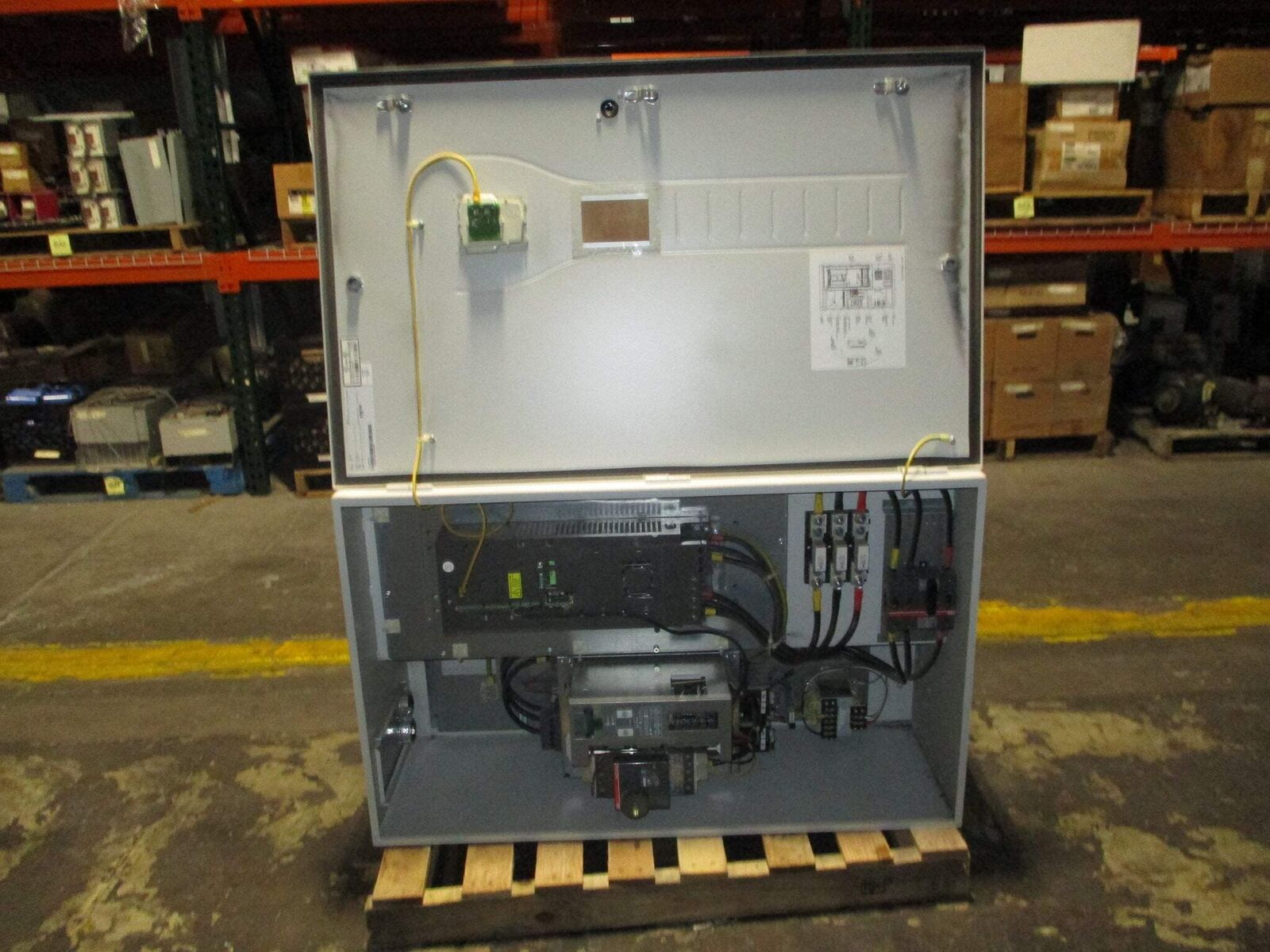 ABB ACH550 AC Drive w/ Bypass ACH550-BC-097A-4+F267+K465 75HP 3Ph w/ Keypad Used