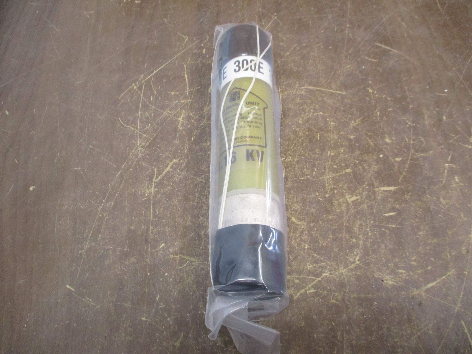 S&C SM-5 Fuse Refill Unit 130500R4 300E 4.16kV New Surplus