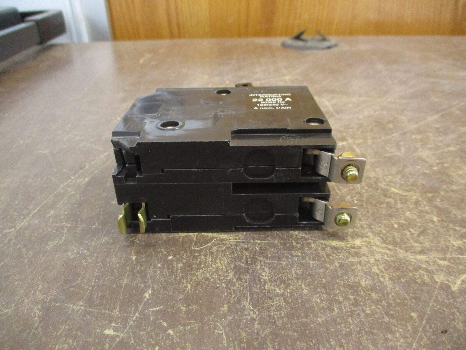 Square D Bolt-On Circuit Breaker QOB220VH 20A 120/240V 2P 22kA New Surplus