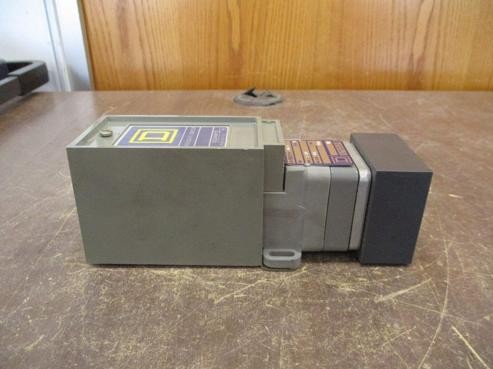 Square D Pressure Switch 9012 GNG-5 Ser. B Range: 3-150PSIG Used