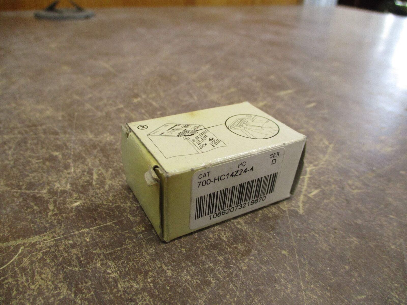 Allen-Bradley Relay 700-HC14Z24-4 Ser. D New Surplus