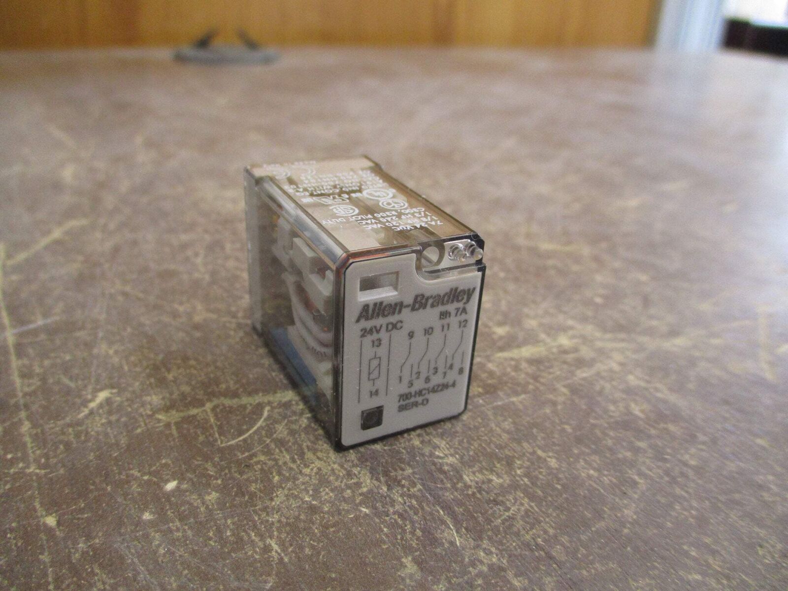 Allen-Bradley Relay 700-HC14Z24-4 Ser. D New Surplus