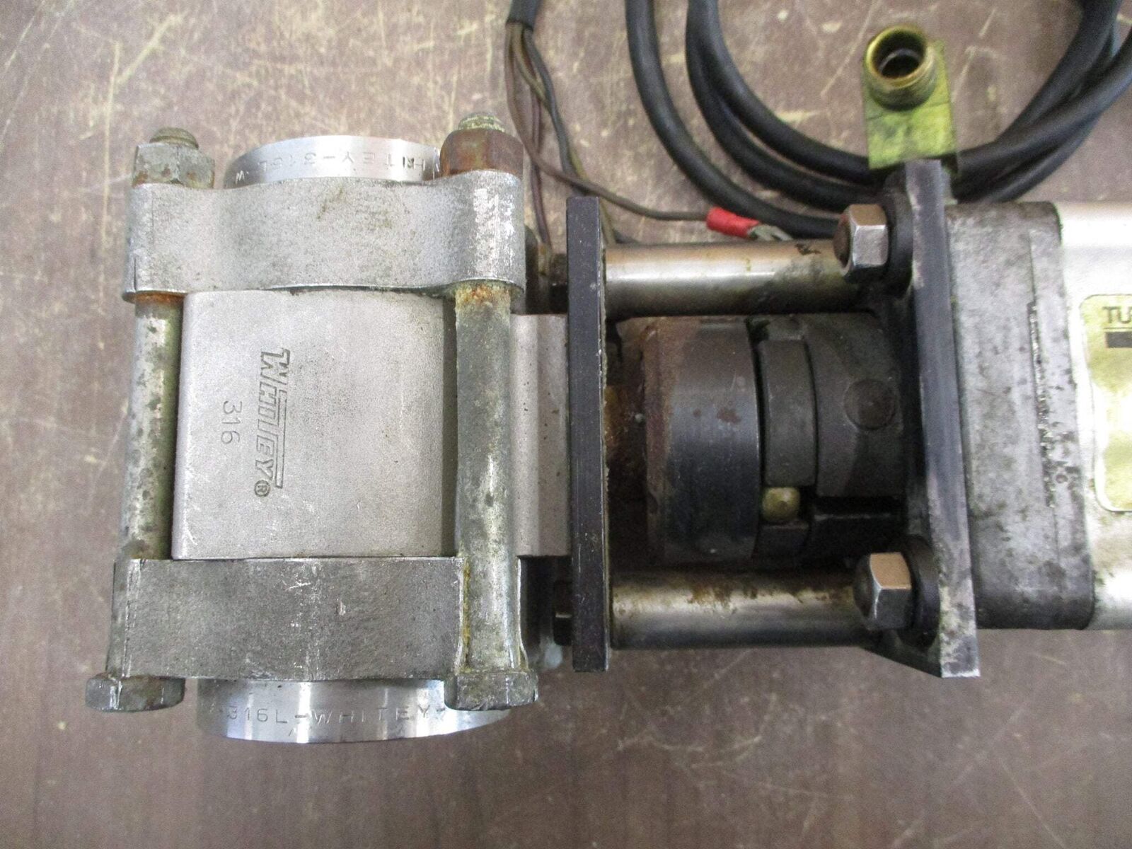 Turn-Act Rotary Actuator w/ Valve 899096 Used