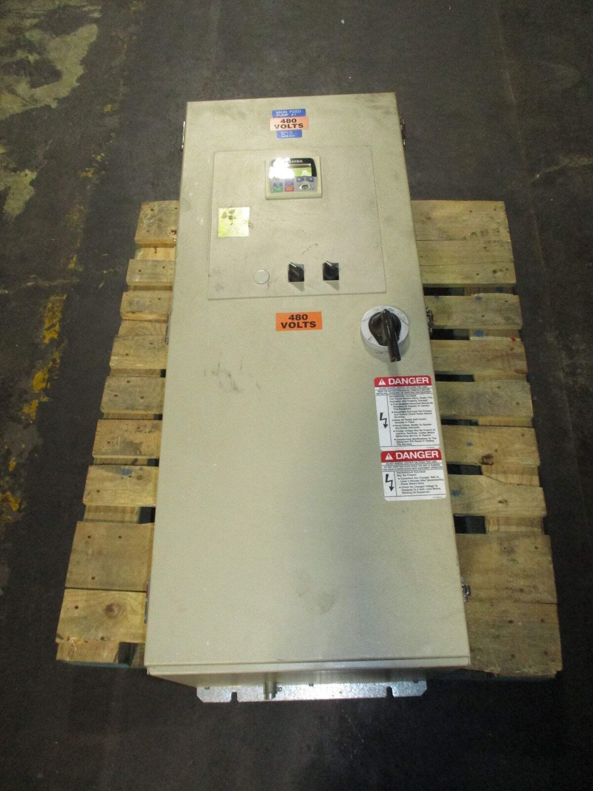 Toshiba AC Drive H74400EERD 40HP 3Ph w/ Keypad (Missing Dial) Used