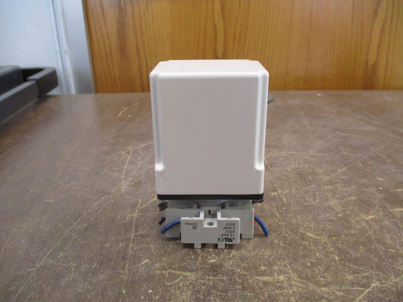 Eaton Time Delay Relay TMR5CC1120 120V AC/DC Delay: Fixed 2 Sec. w/ Base Used