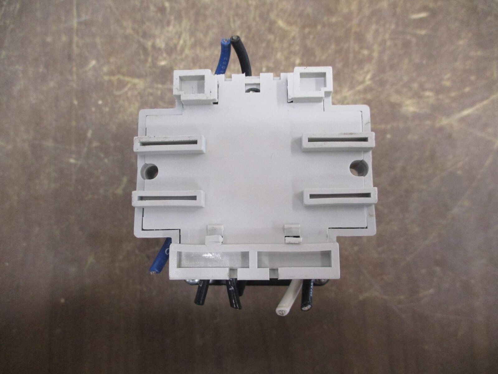 Eaton Time Delay Relay TMR5CC1120 120V AC/DC Delay: Fixed 2 Sec. w/ Base Used