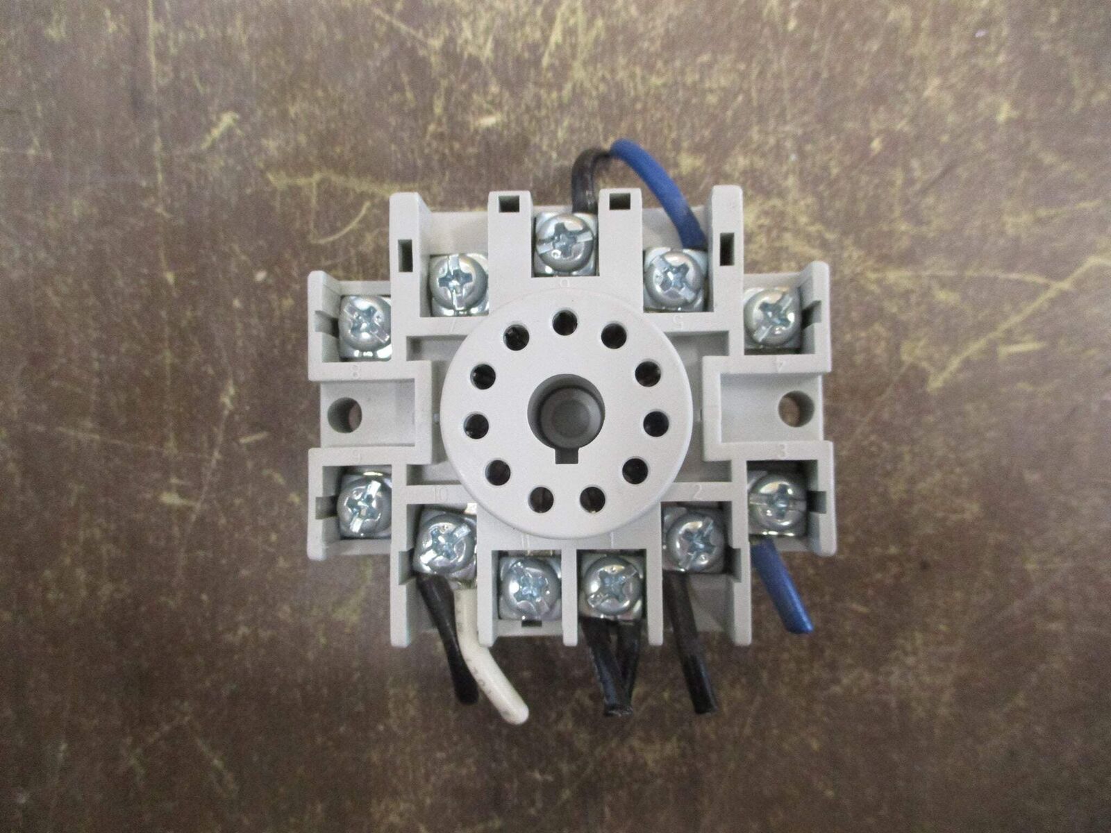 Eaton Time Delay Relay TMR5CC1120 120V AC/DC Delay: Fixed 2 Sec. w/ Base Used