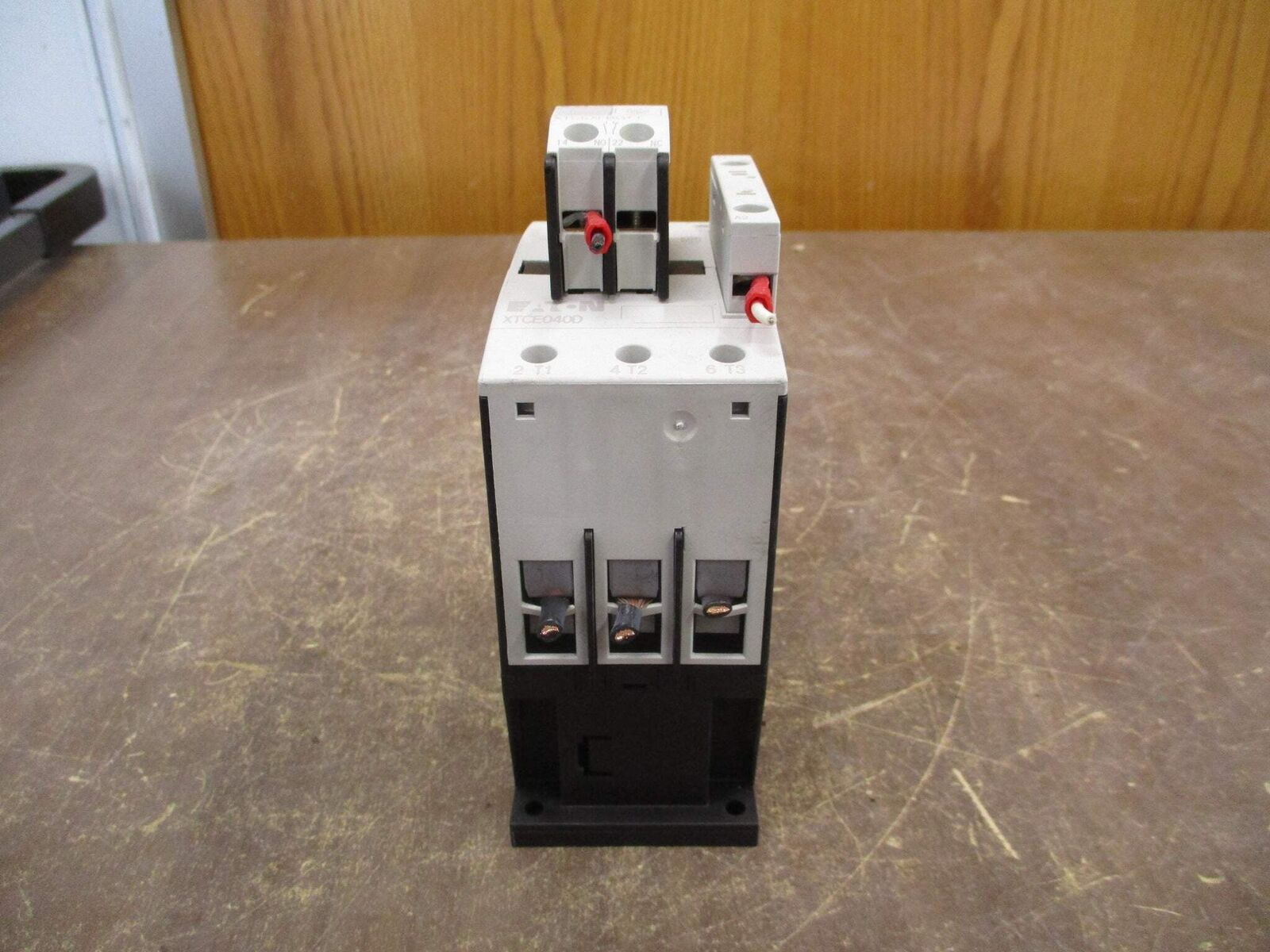 Eaton Contactor XTCE040D 120V Coil 55A 600V w/ Aux Contact Block Used