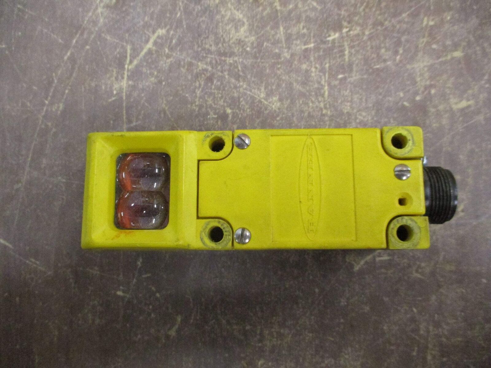 Banner Multi-Beam Photoelectric Sensor DL1-LM4-2 Input: 120VAC Output: 30VDC Use