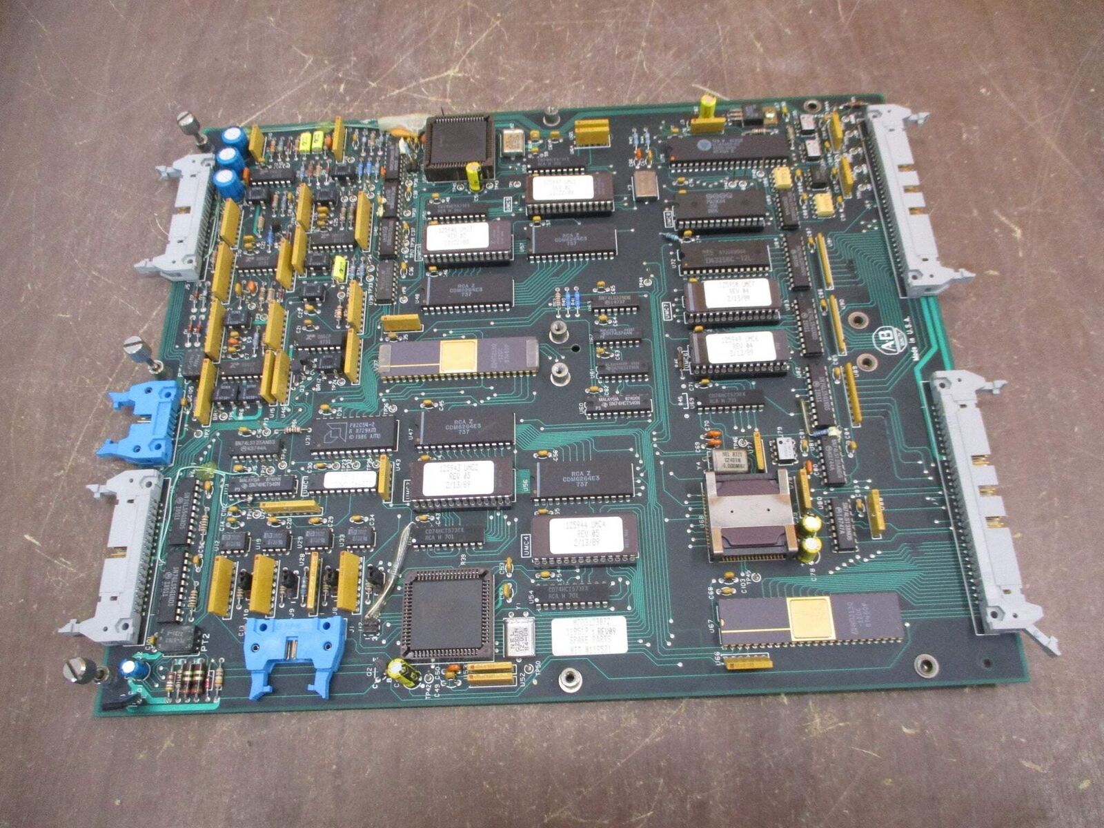 Allen-Bradley Controller Board 119519 Rev. 09 *Broken Clip* Used