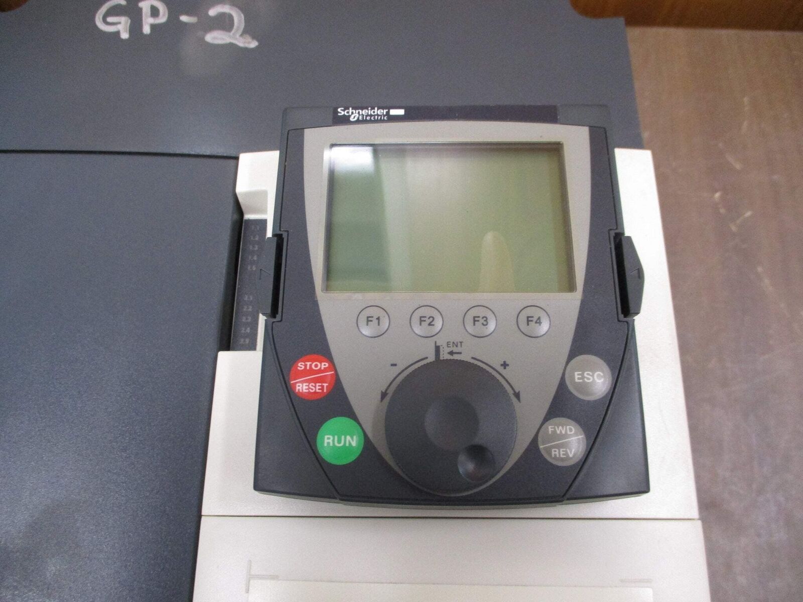Schneider Electric Altivar 61 AC Drive ATV61HD15N4 20HP 3Ph *Broken Cover*