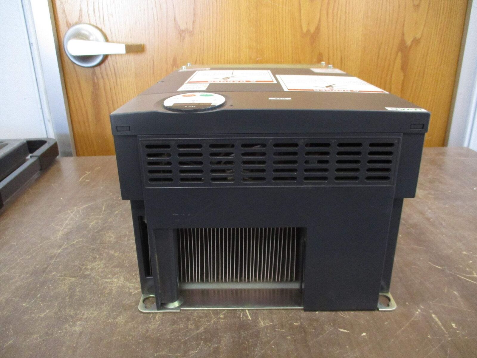 Telemecanique Altivar AC Drive ATV212HD15N4 20HP 3Ph w/ Keypad Used