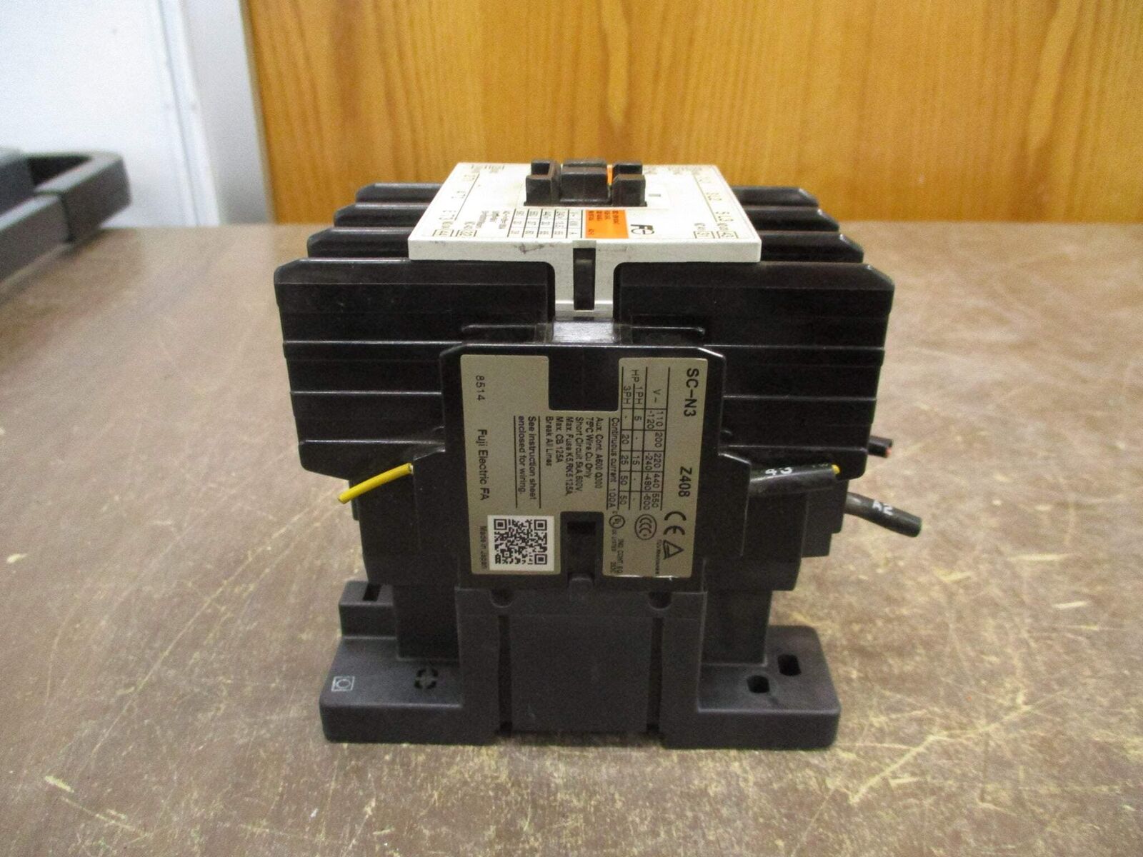 Fuji Electric Contactor SC-N3 Z408 200-230V Coil *Missing (6) Terminal Screws*