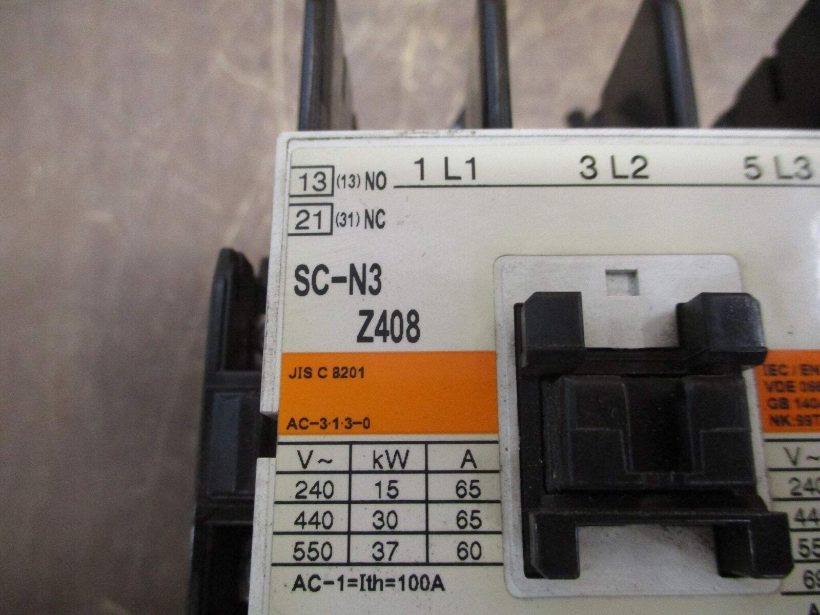 Fuji Electric Contactor SC-N3 Z408 200-230V Coil *Missing (6) Terminal Screws*