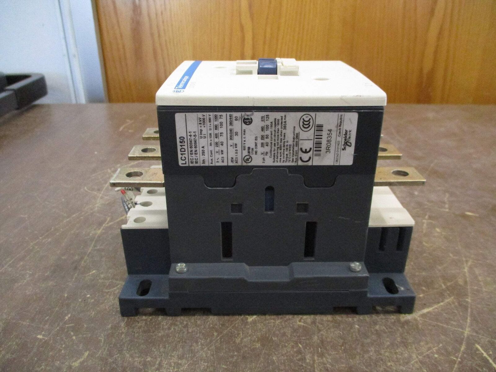 Telemecanique Contactor LC1D150 120V Coil 160A 600V w/ (1) Aux Contact Used