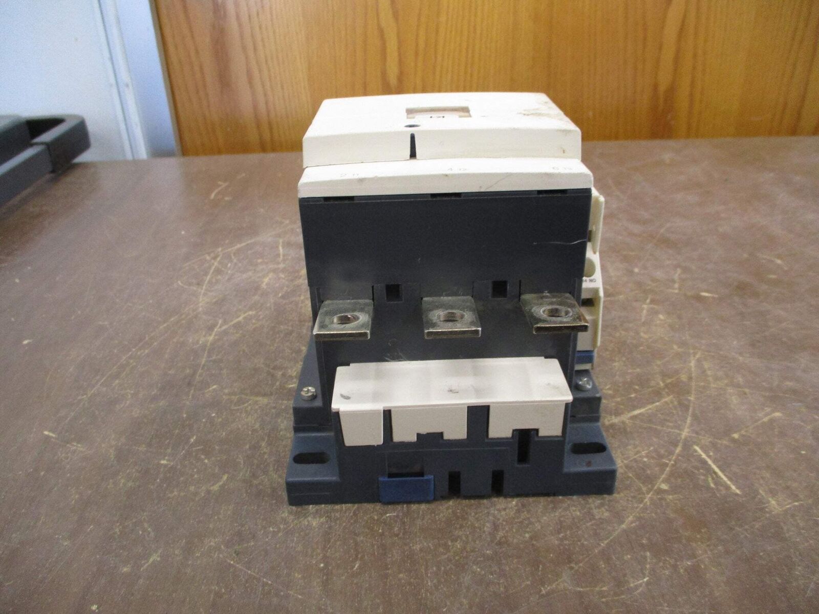 Telemecanique Contactor LC1D150 120V Coil 160A 600V (1) Aux Contact w/ Cover