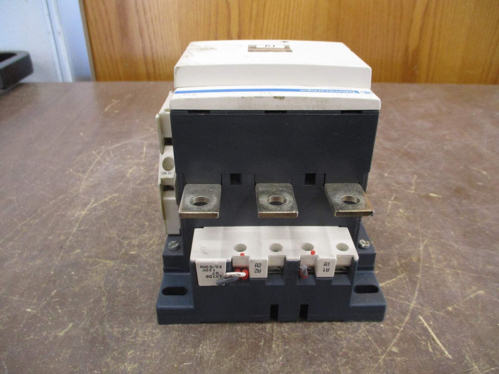 Telemecanique Contactor LC1D150 120V Coil 160A 600V (1) Aux Contact w/ Cover