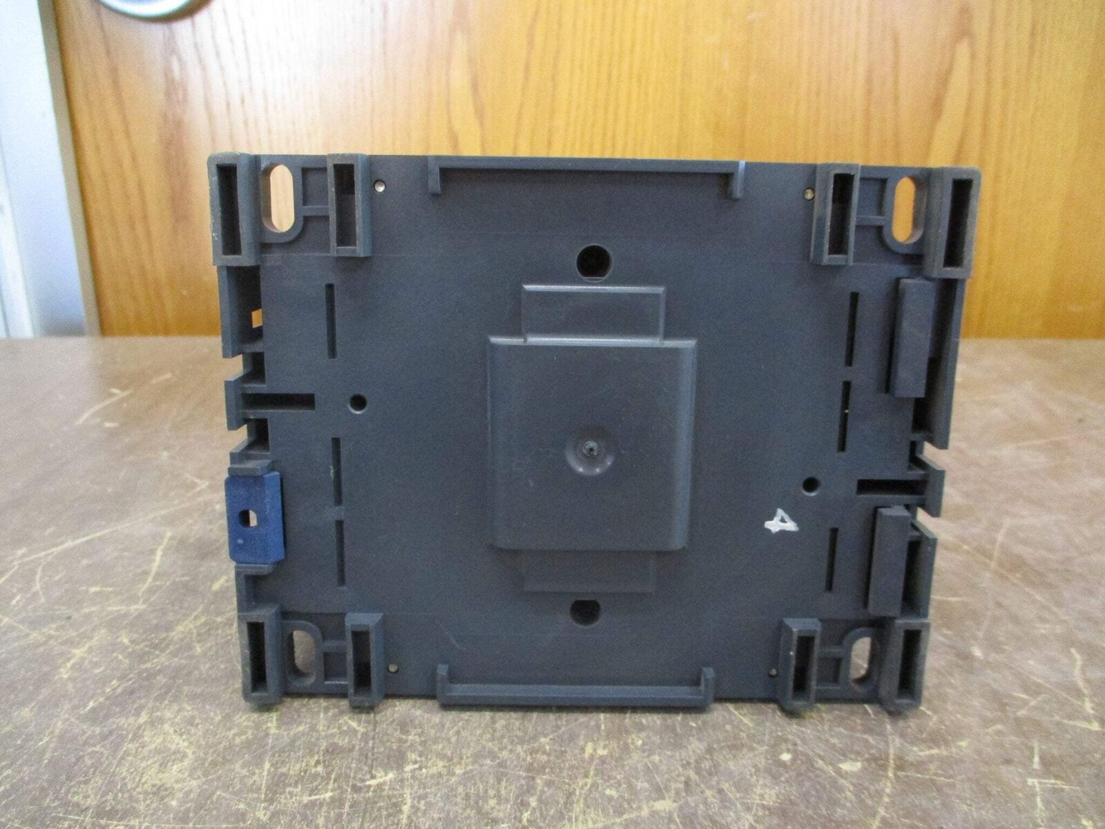 Telemecanique Contactor LC1D150 120V Coil 160A 600V (1) Aux Contact w/ Cover