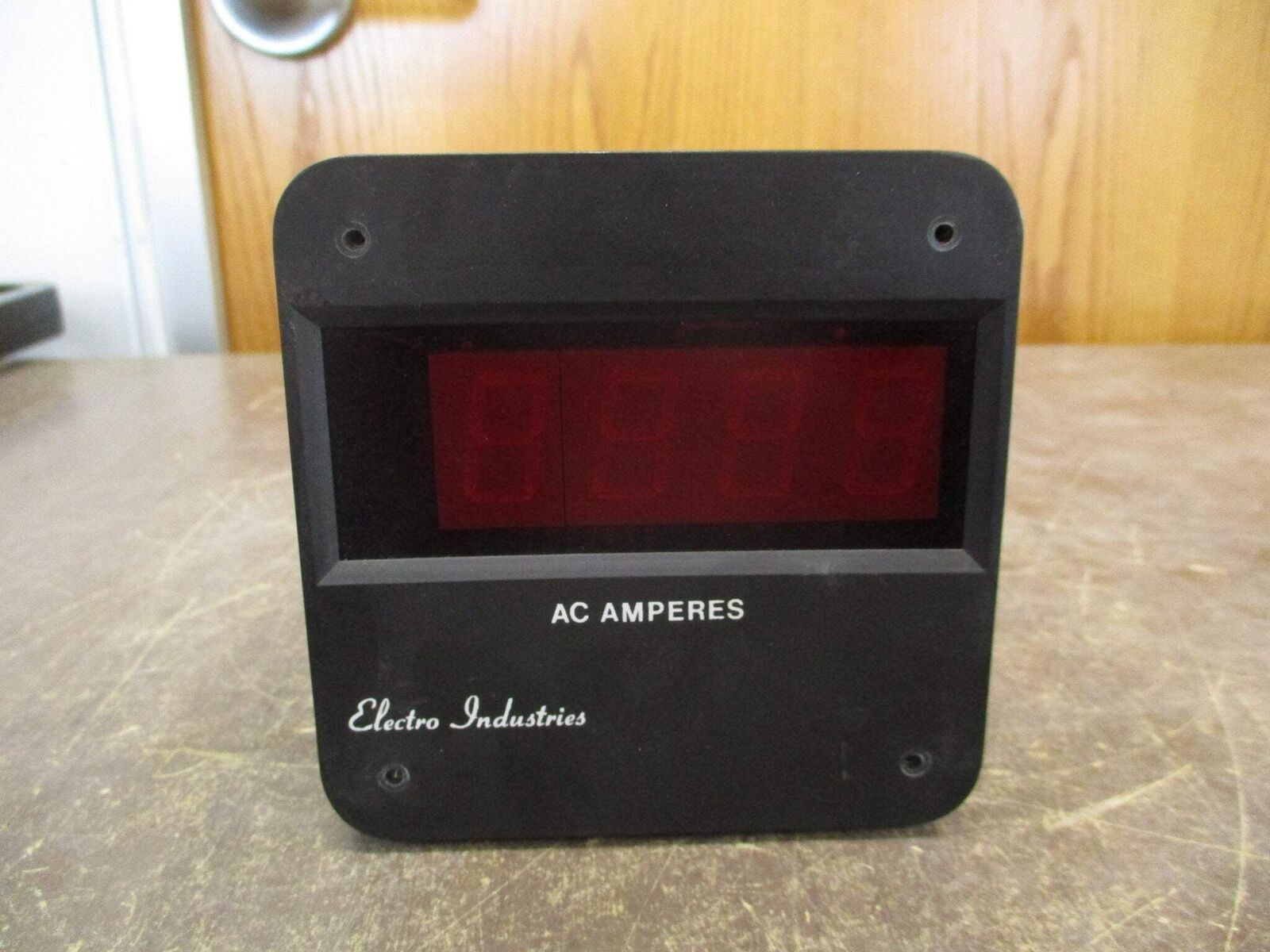 Electro Industries AC Ammeter Panel Meter FAA5-600.0 10A 135VAC 47-440Hz Used