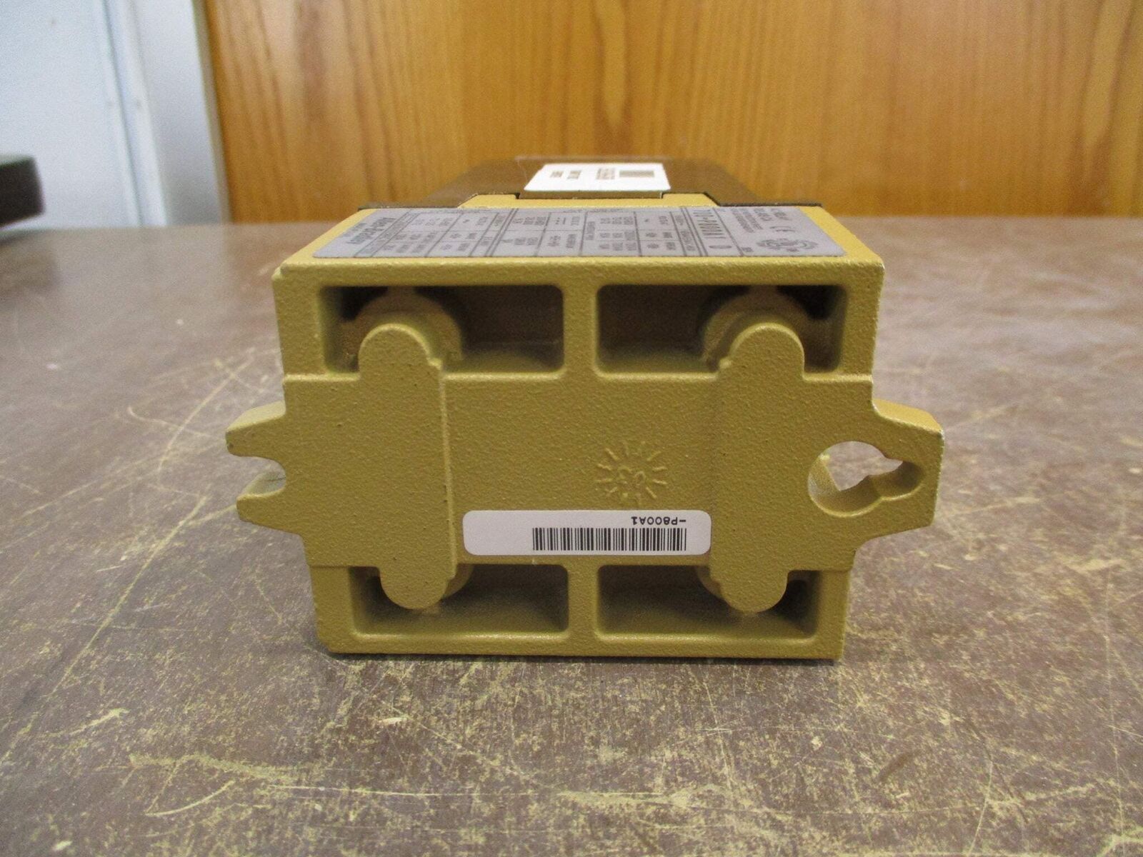 Allen-Bradley Type P Control Relay 700-P800A1 Ser. D 115-120V Coil New Surplus