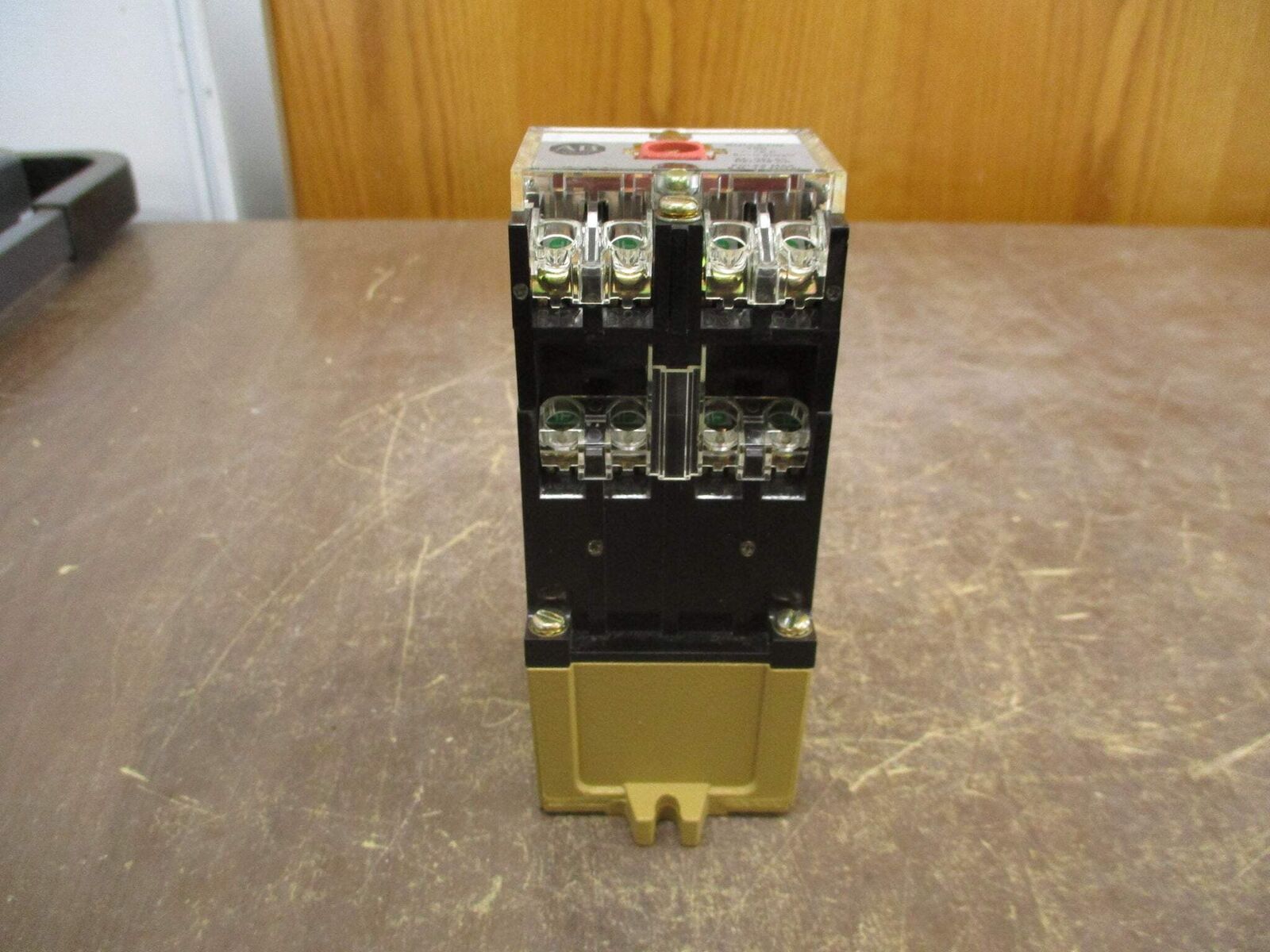 Allen-Bradley Type P Control Relay 700-P800A1 Ser. D 115-120V Coil New Surplus