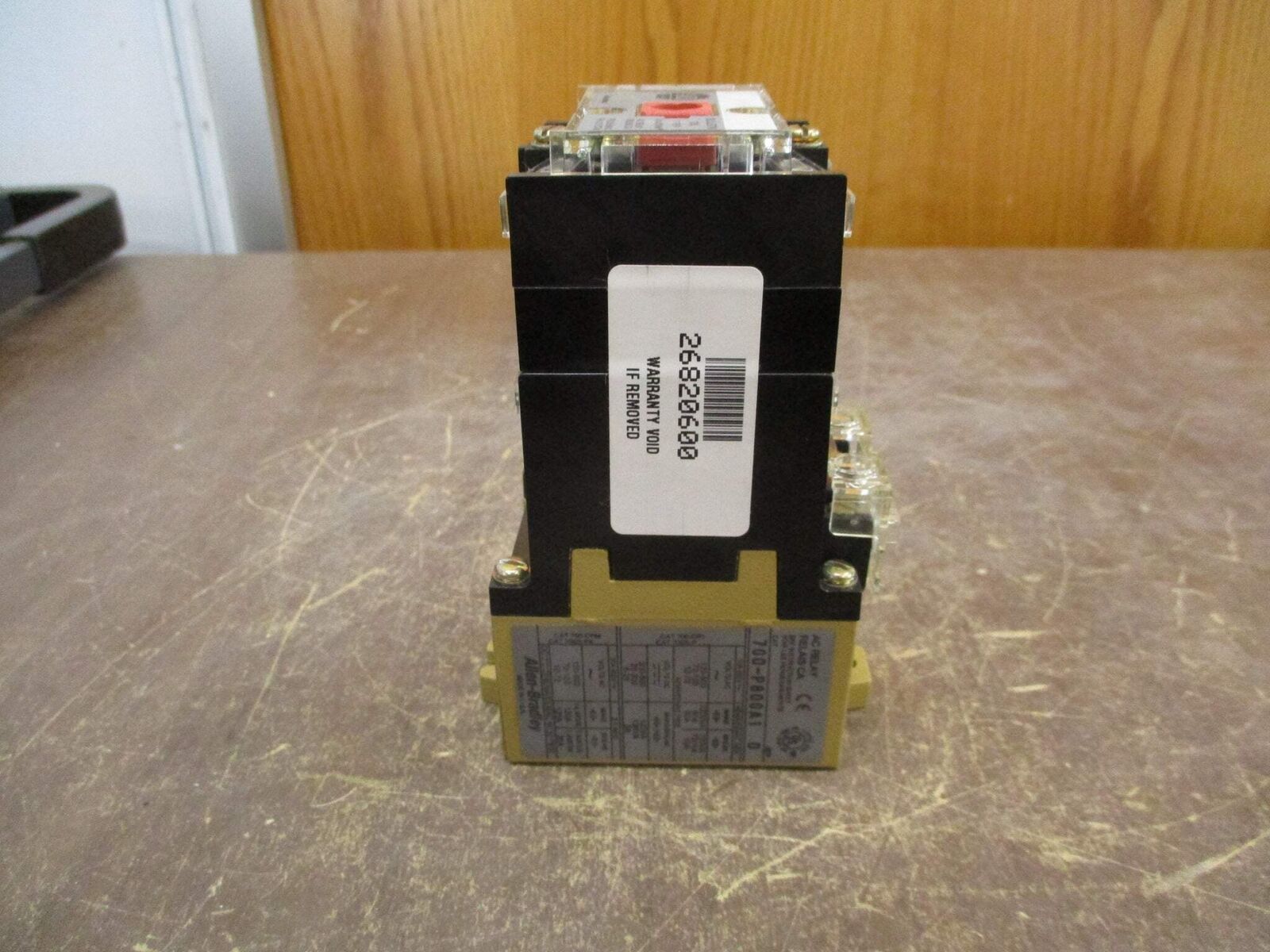 Allen-Bradley Type P Control Relay 700-P800A1 Ser. D 115-120V Coil New Surplus