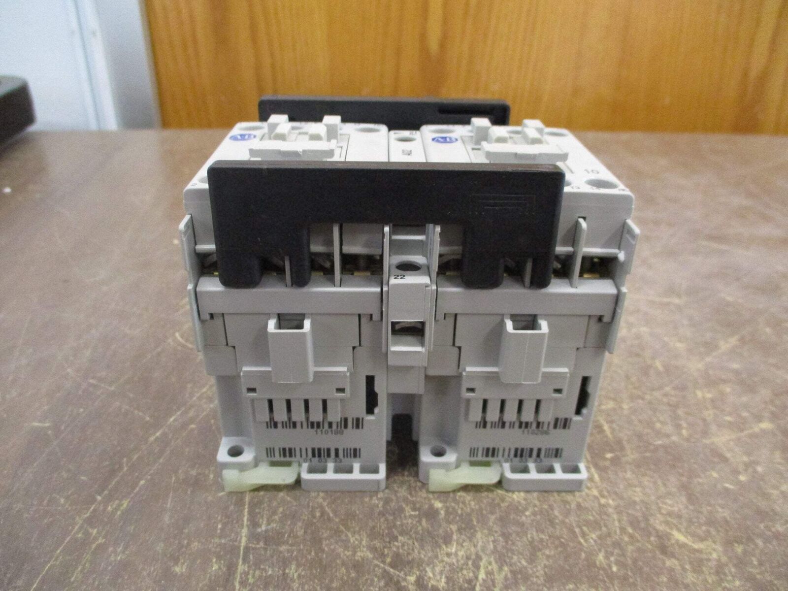 Allen-Bradley Reversing Contactor 104-C12D22 Ser. B 120V Coil New Surplus