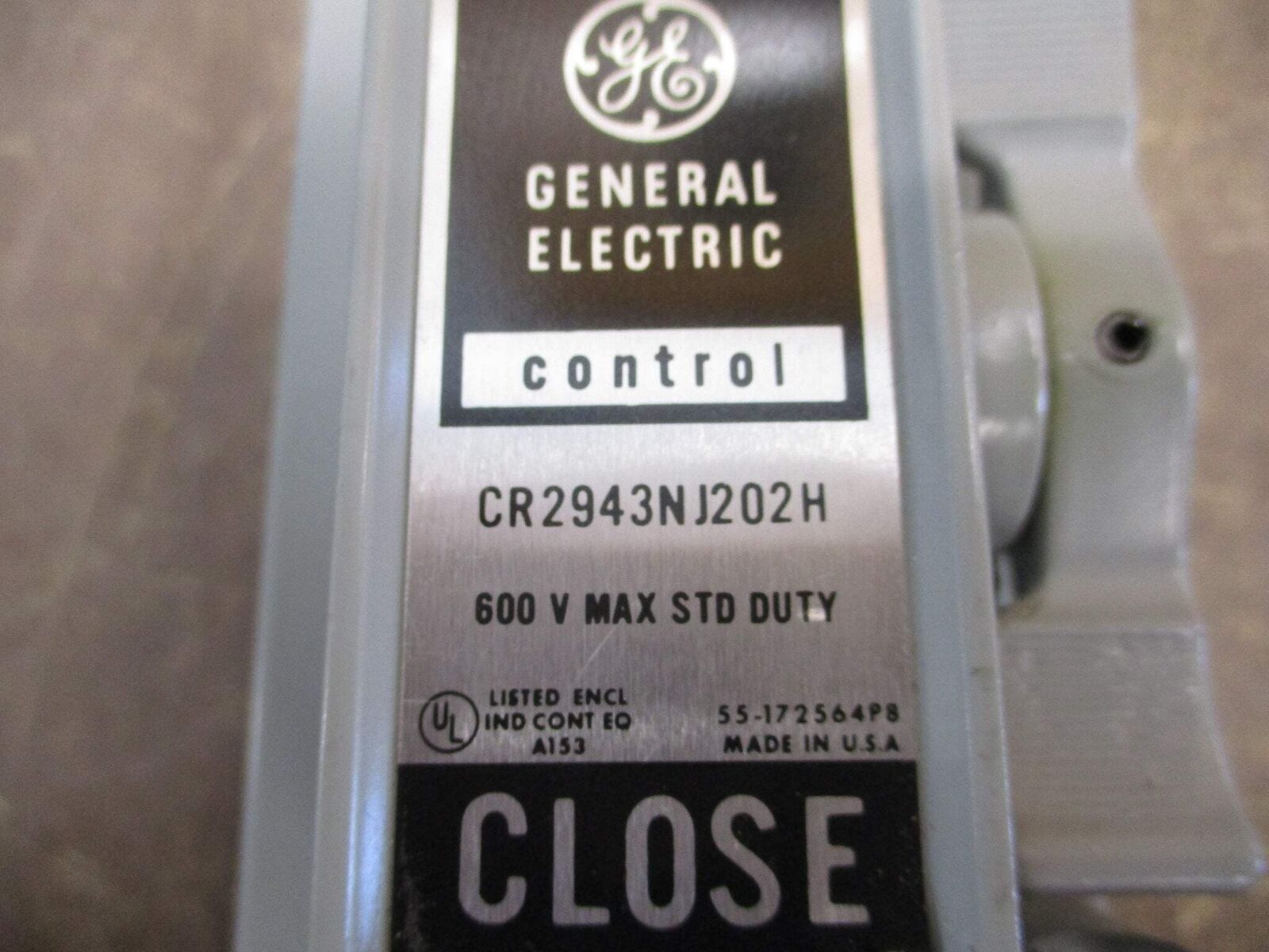 GE Open-Close Pushbutton Station CR2943NJ202H 600V New Surplus