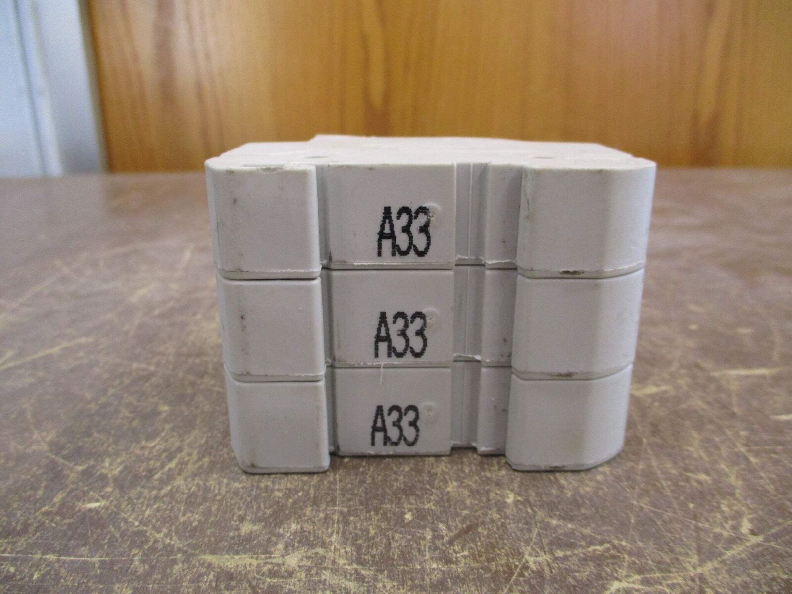 Eaton Bussmann Fuse Holder CHM3 30A 600V 3P Used