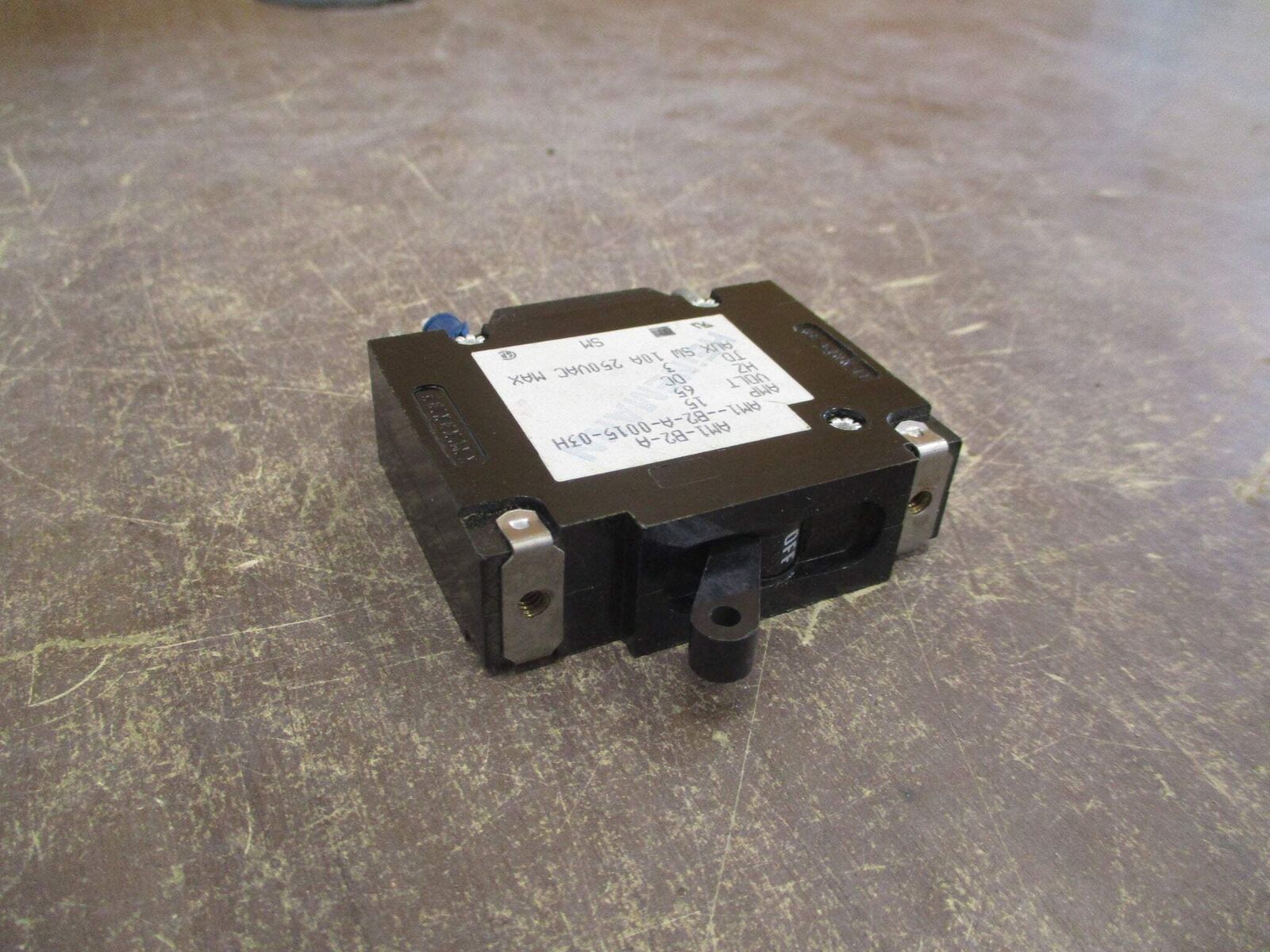 Heinemann DC Circuit Breaker AM1-B2-A-0015-03H 15A 65VDC 1P Used