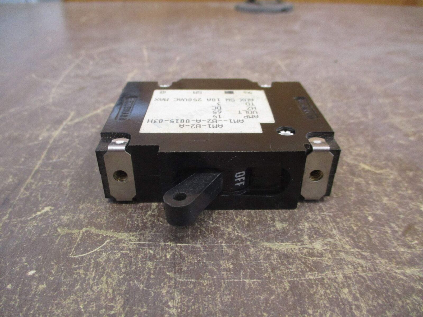 Heinemann DC Circuit Breaker AM1-B2-A-0015-03H 15A 65VDC 1P Used