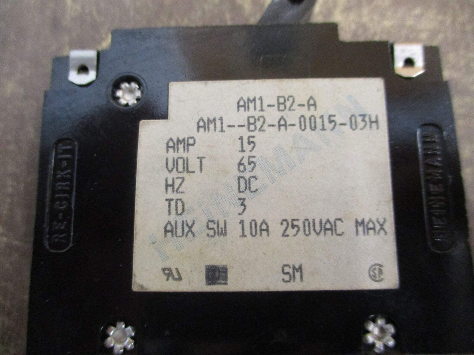 Heinemann DC Circuit Breaker AM1-B2-A-0015-03H 15A 65VDC 1P Used