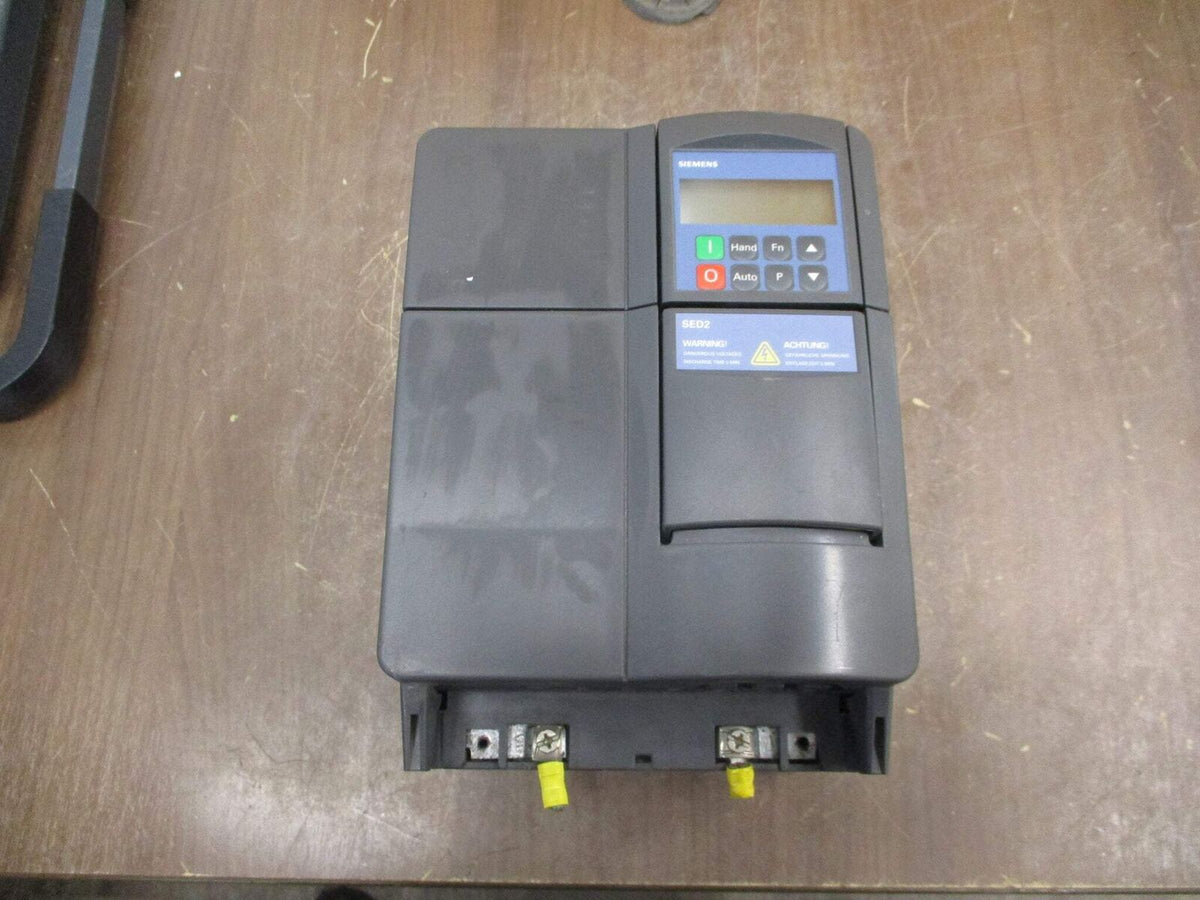 Siemens SED2-5.5/22X AC Drive 6SE6436-2UC25-5CA0 7.5HP 3Ph w/ Keypad Used