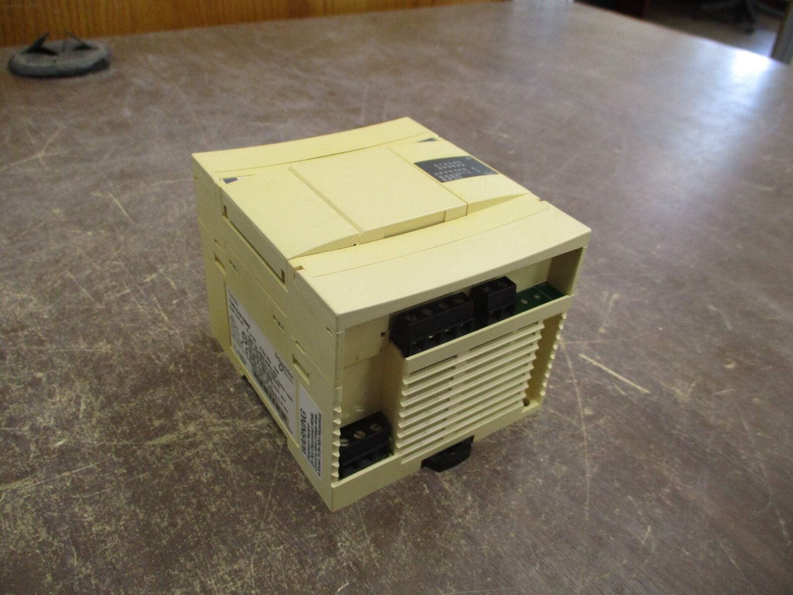 Telemecanique Twido Base Unit TWDLCAA10DRF 6 in DC 4 out Relay Used