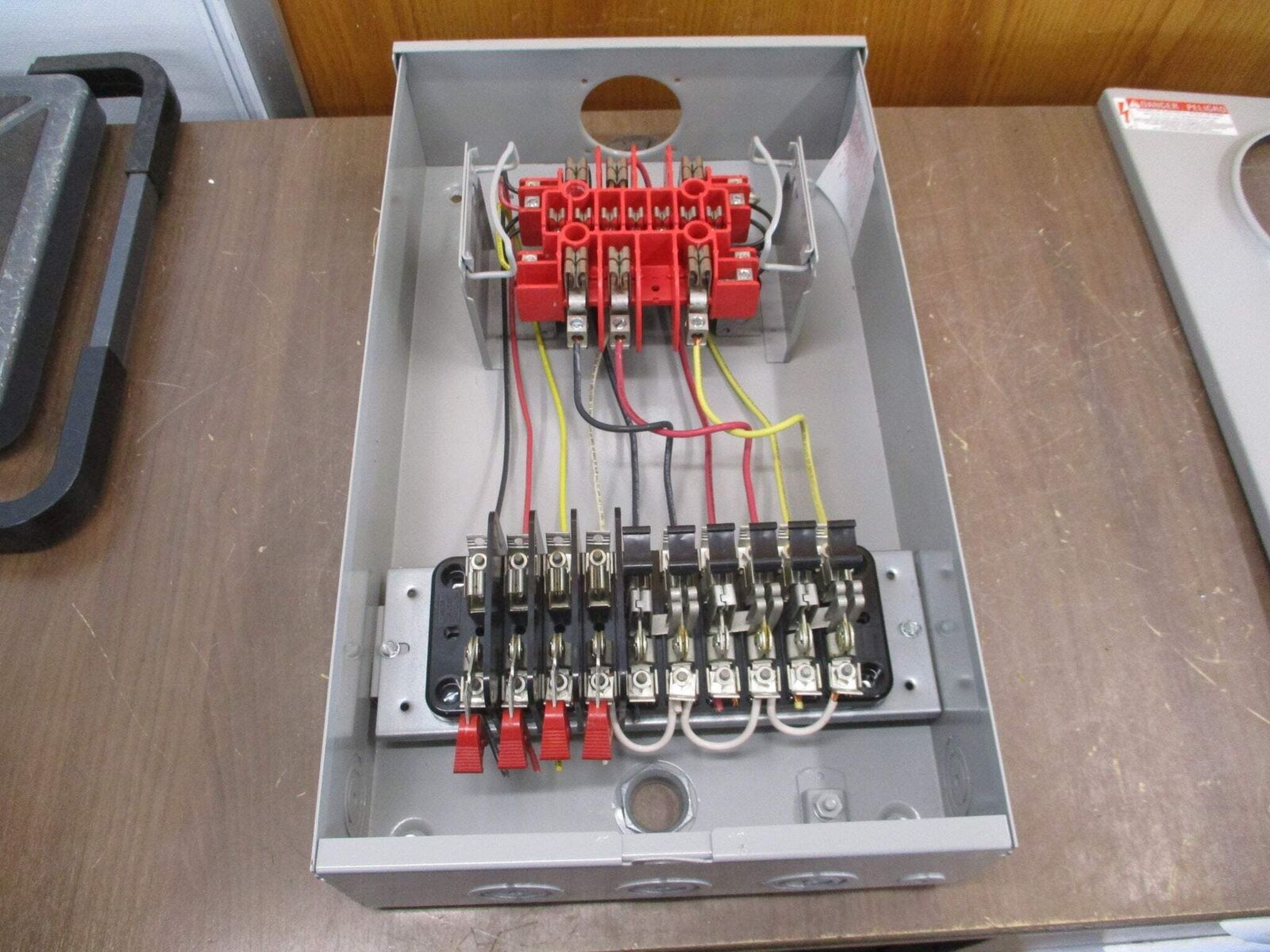 Milbank UCTR Series Meter Socket UC7445 20A 600V 3Ph 4W Used