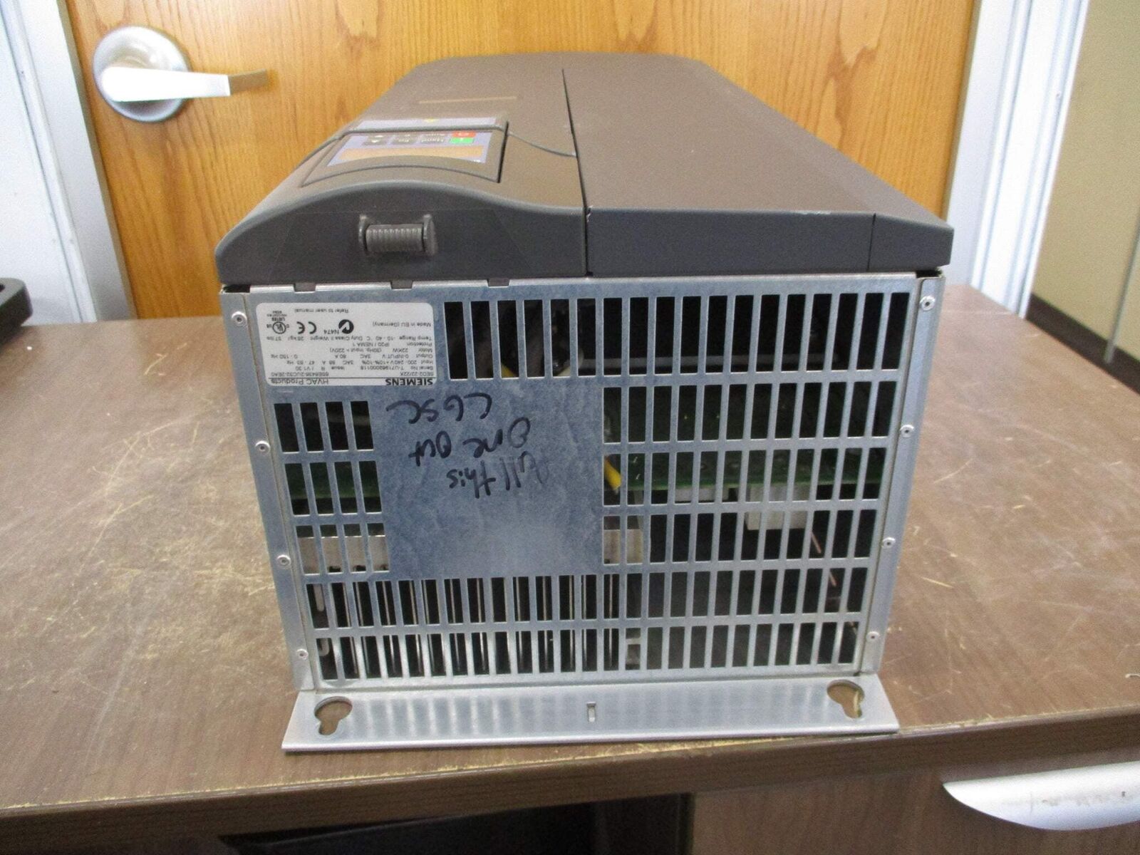 Siemens SED2-22/22X AC Drive 6SE6436-2UC32-2EA0 30HP 3Ph w/ Keypad Used