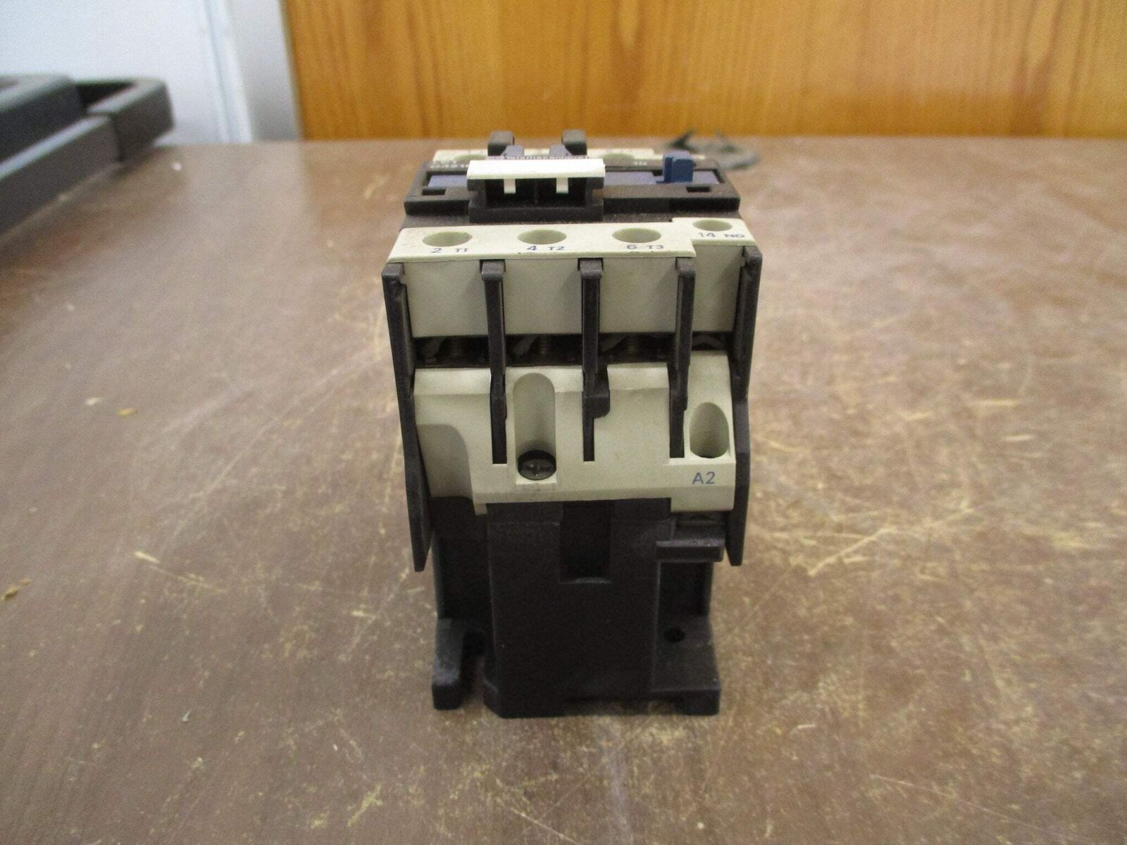 Telemecanique Contactor LC1 D3210 220-240 V Coil Used
