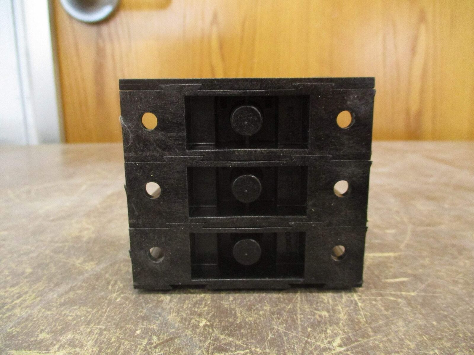 Gould Shawmut Power Distribution Block 63153 3P 600V Used