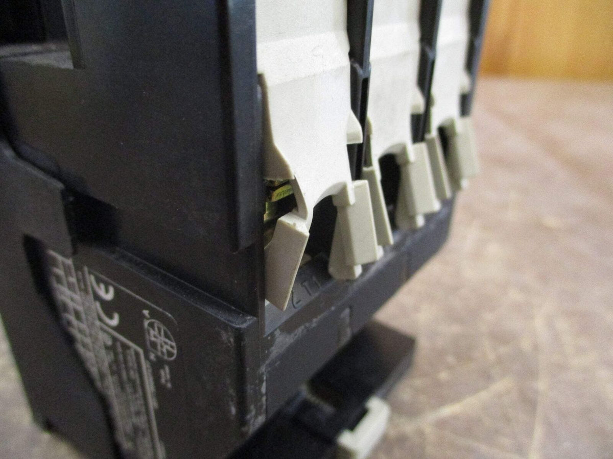 Telemecanique Solid State Overload LR2 D3561 Trip: 55-70A w/ DIN-Rail Adapter Us