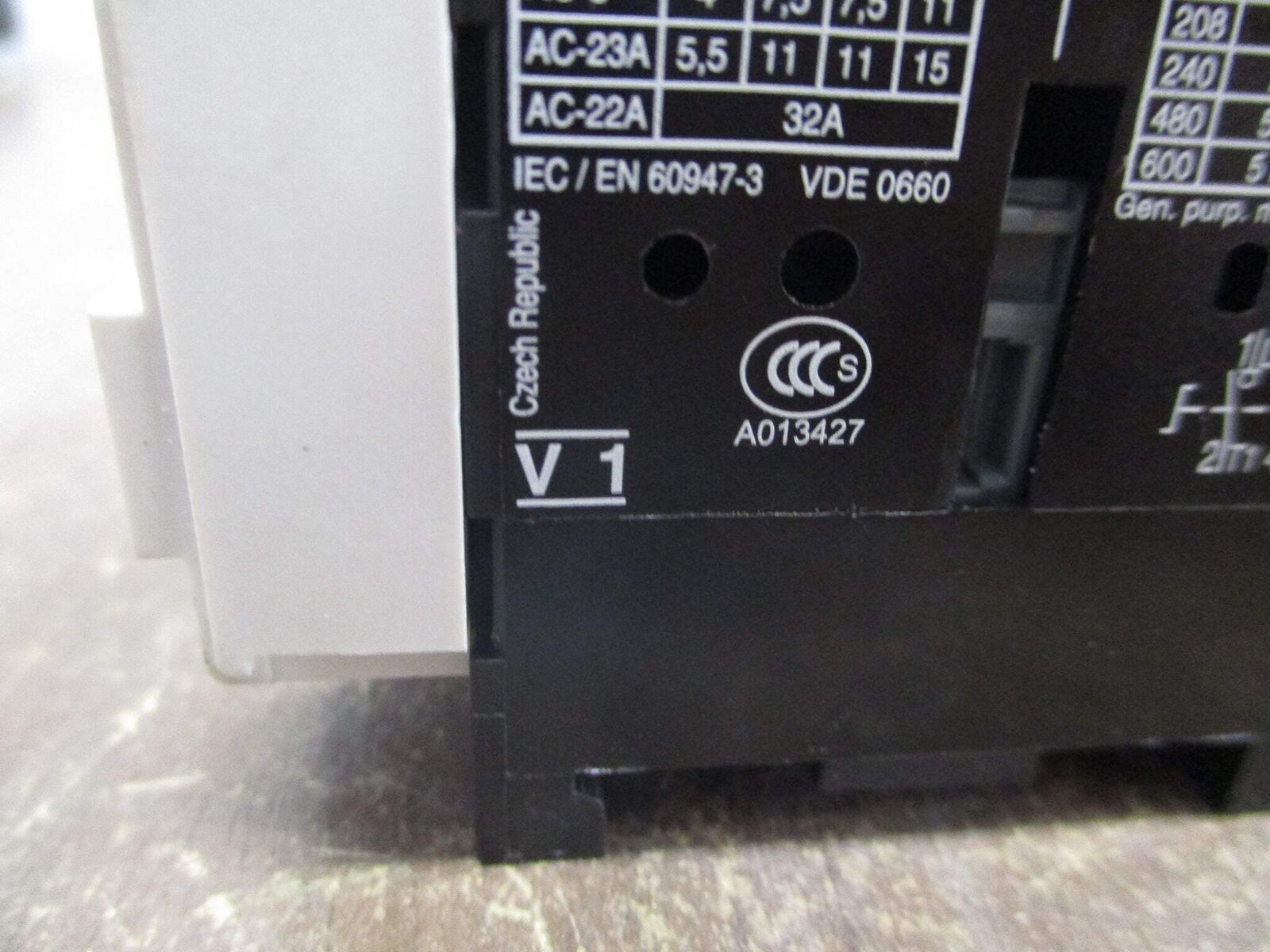 Telemecanique Disconnect Switch V1 20A 600V *No Handle* Used
