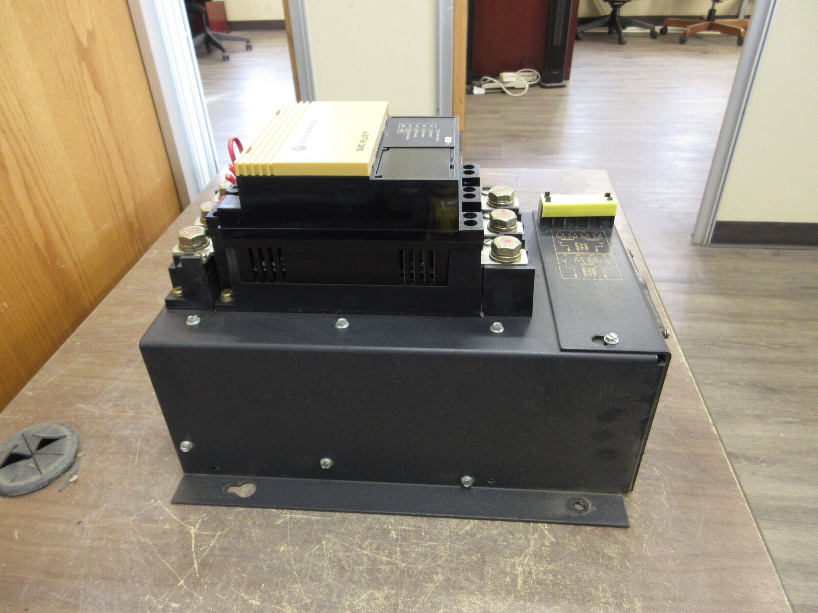 Allen-Bradley SMC Plus Soft Start 150-A97NBD Ser. B 75HP 3Ph 208-480V 47-63Hz