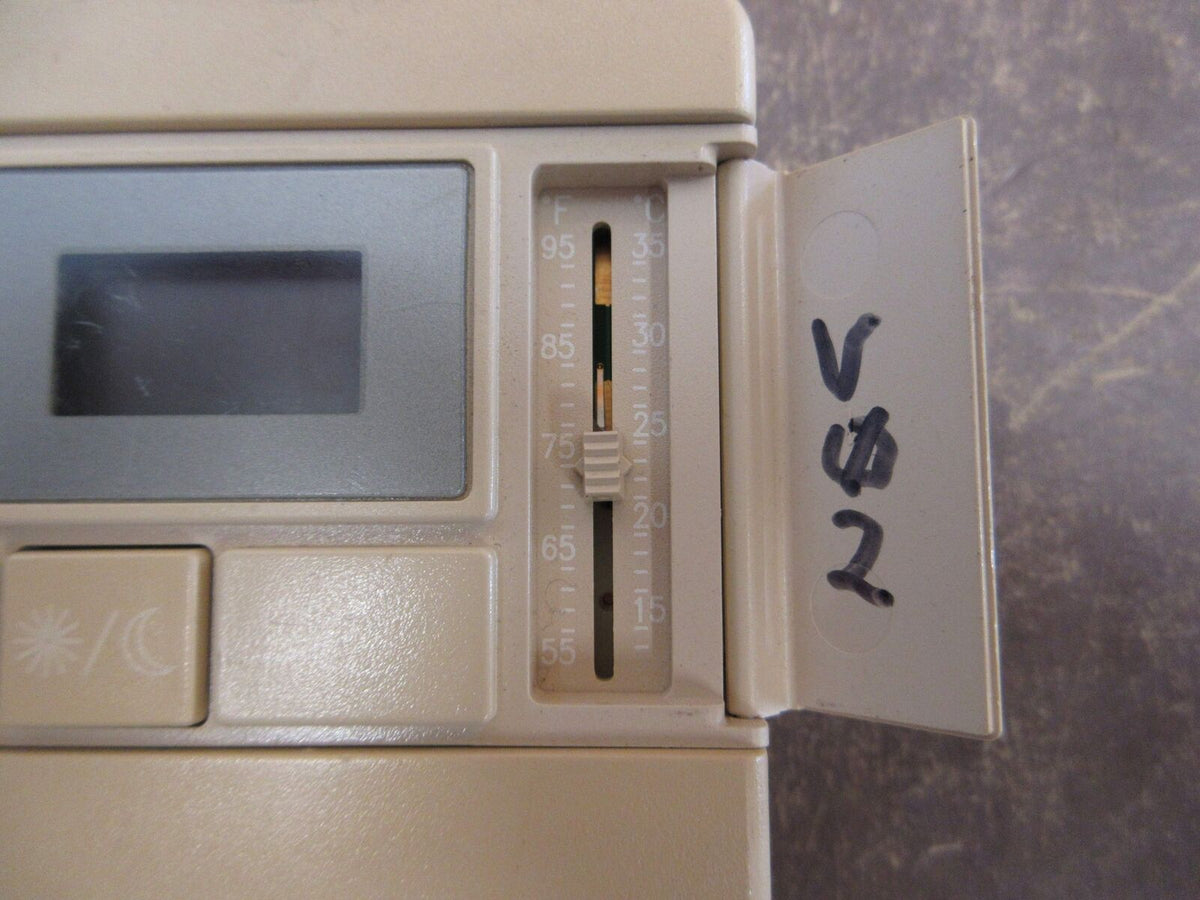 Siemens Room Temp. Sensor 540680FA w/ Display Used