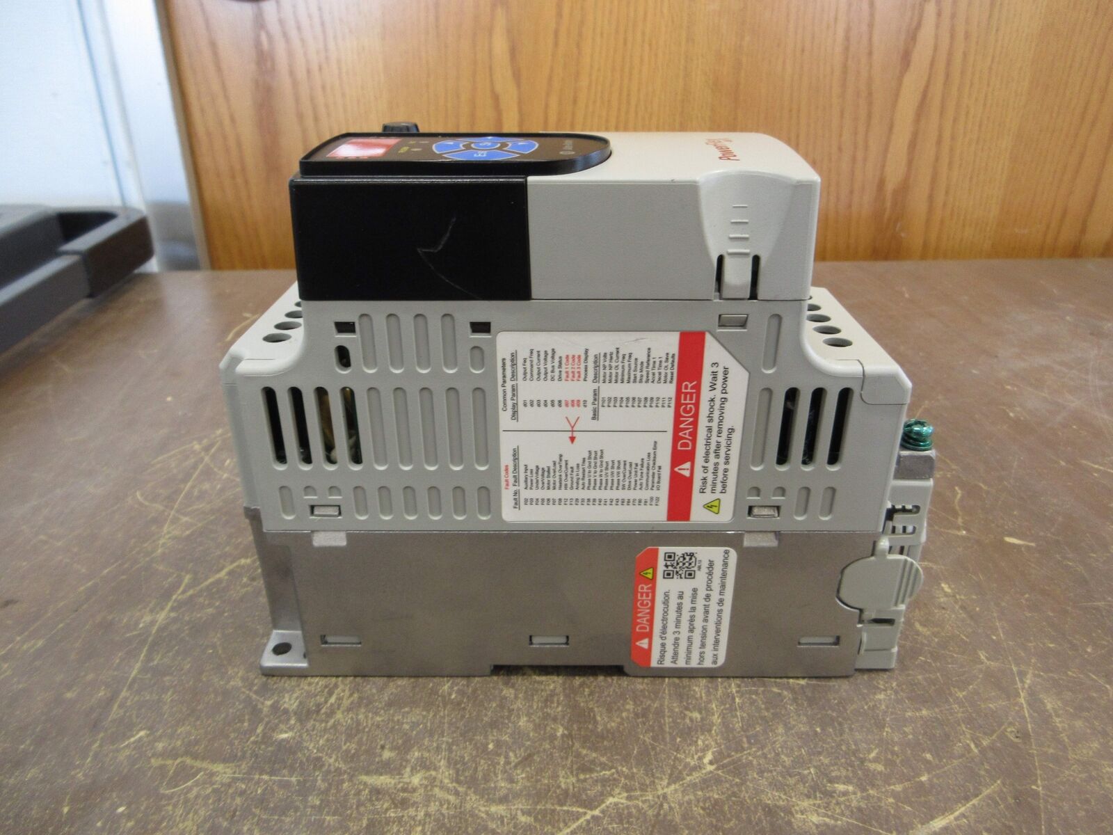 Allen-Bradley PowerFlex 4M AC Drive 22F-D2P5N103 1HP 3Ph Used