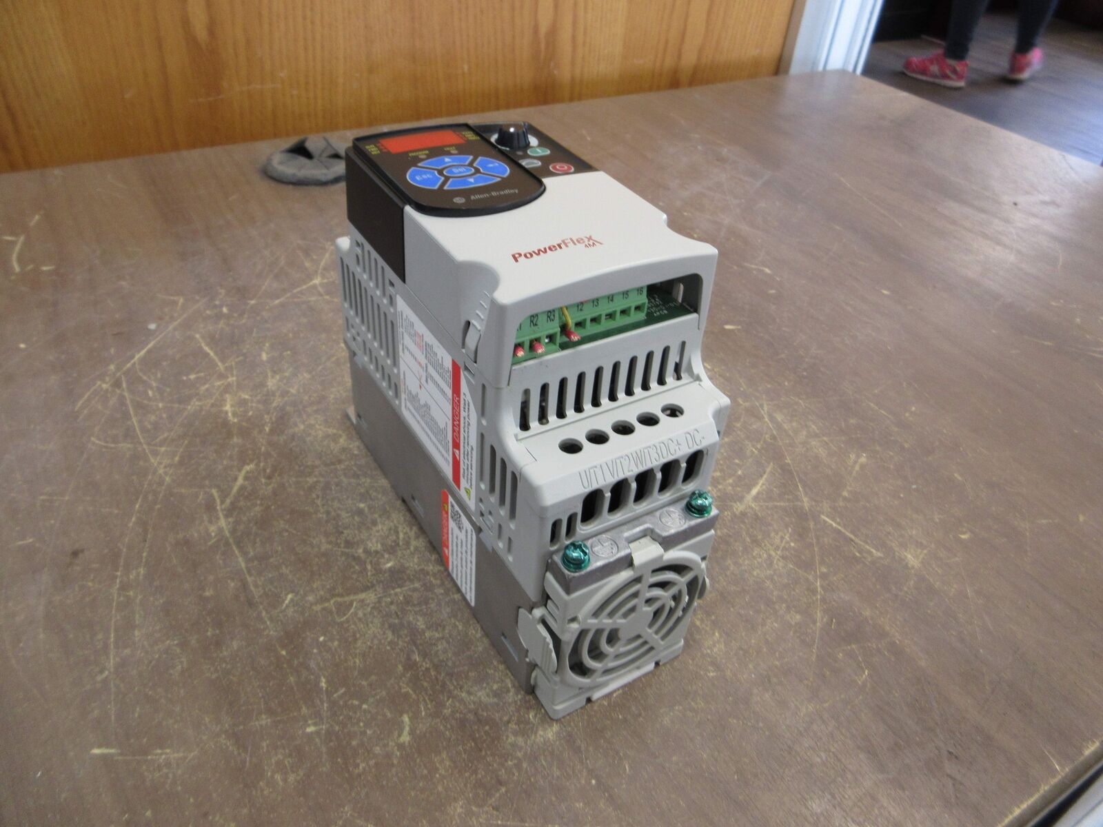 Allen-Bradley PowerFlex 4M AC Drive 22F-D2P5N103 1HP 3Ph Used