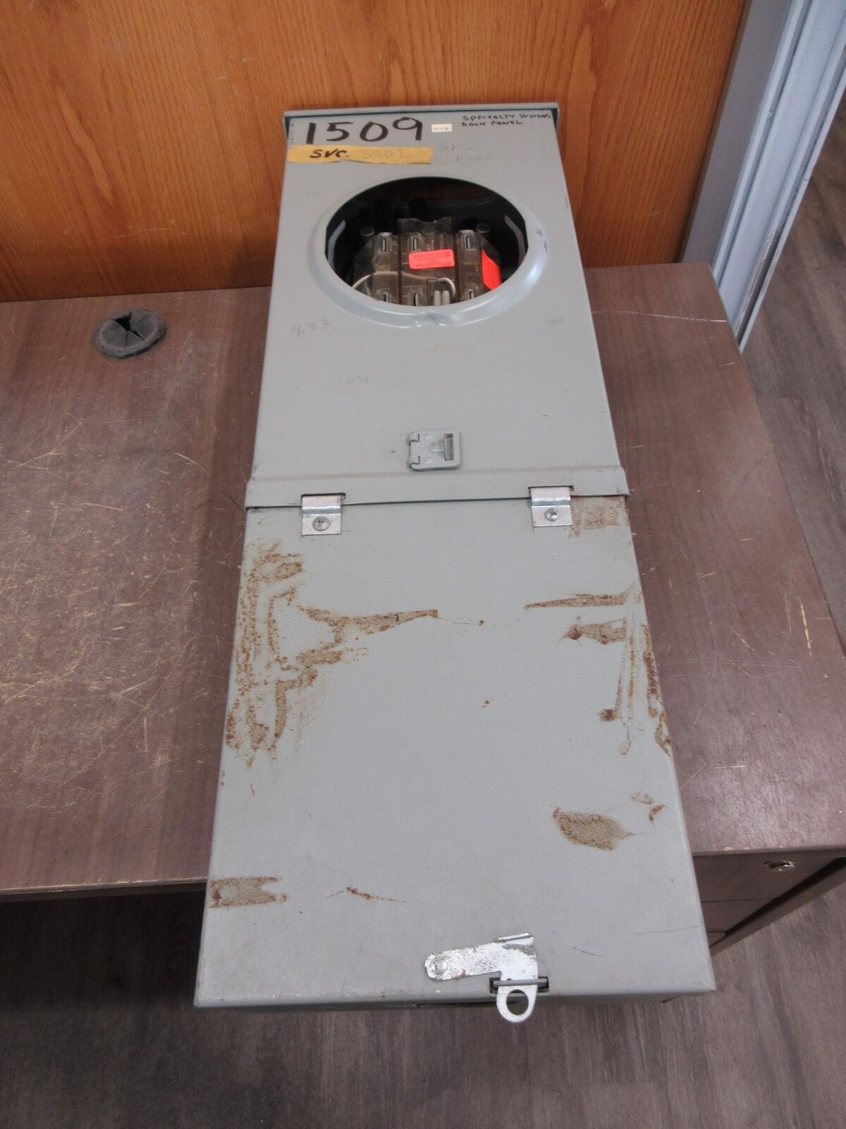 Crouse-Hinds Type RH Meter Main RY123J0 200A 240V 4W 3Ph 200A Breaker Used