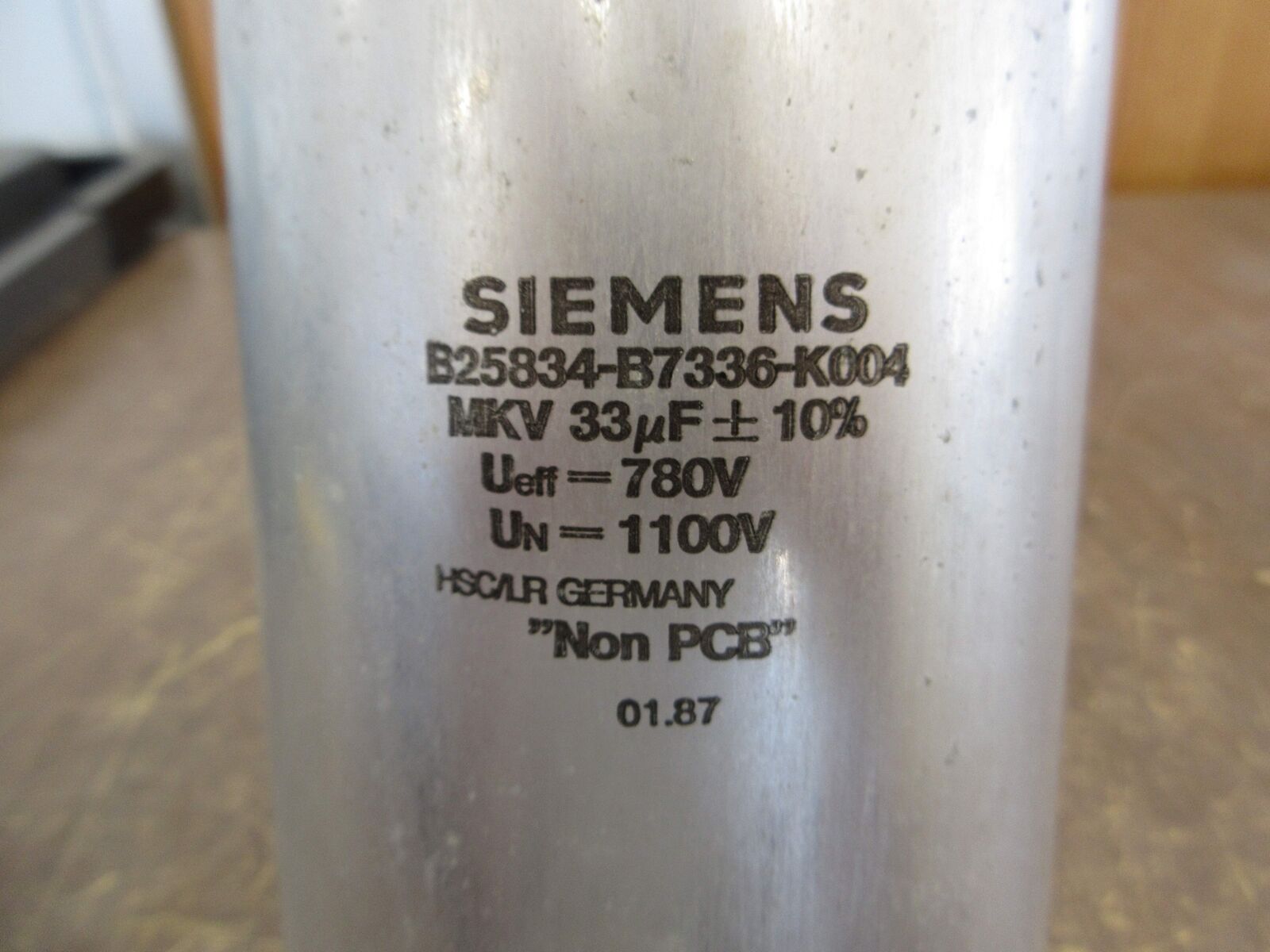 SIemens Capacitor B25834-B7336-K004 33uF 780/1100V Used