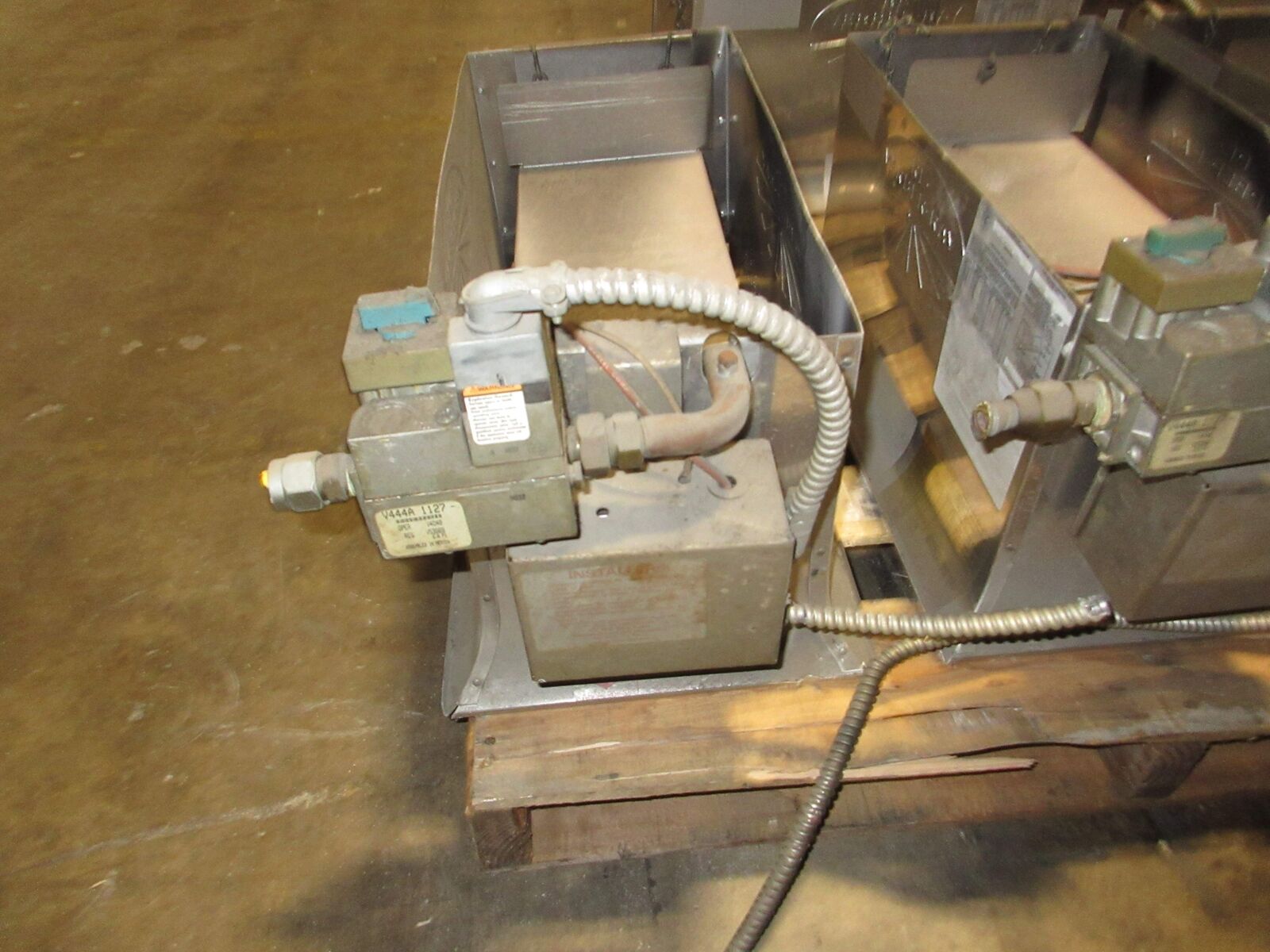 Detroit Radiant Products Re-Verber-Ray Infrared Radiant Heater DR 30 NFS-2 120V